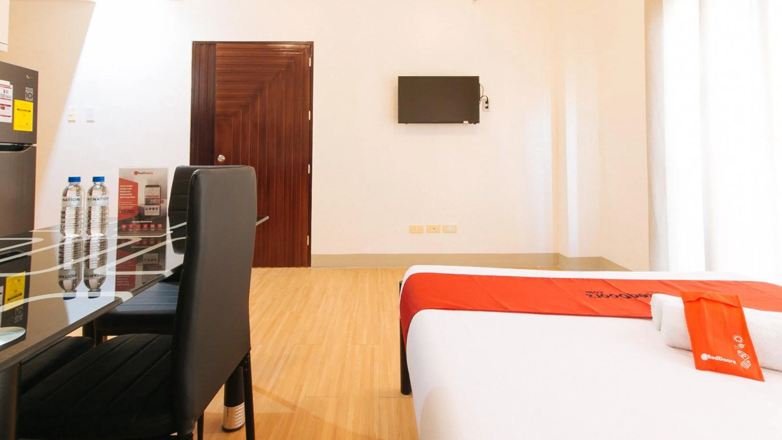 Bed in RedDoorz Plus at Alpina Heights Paranaque