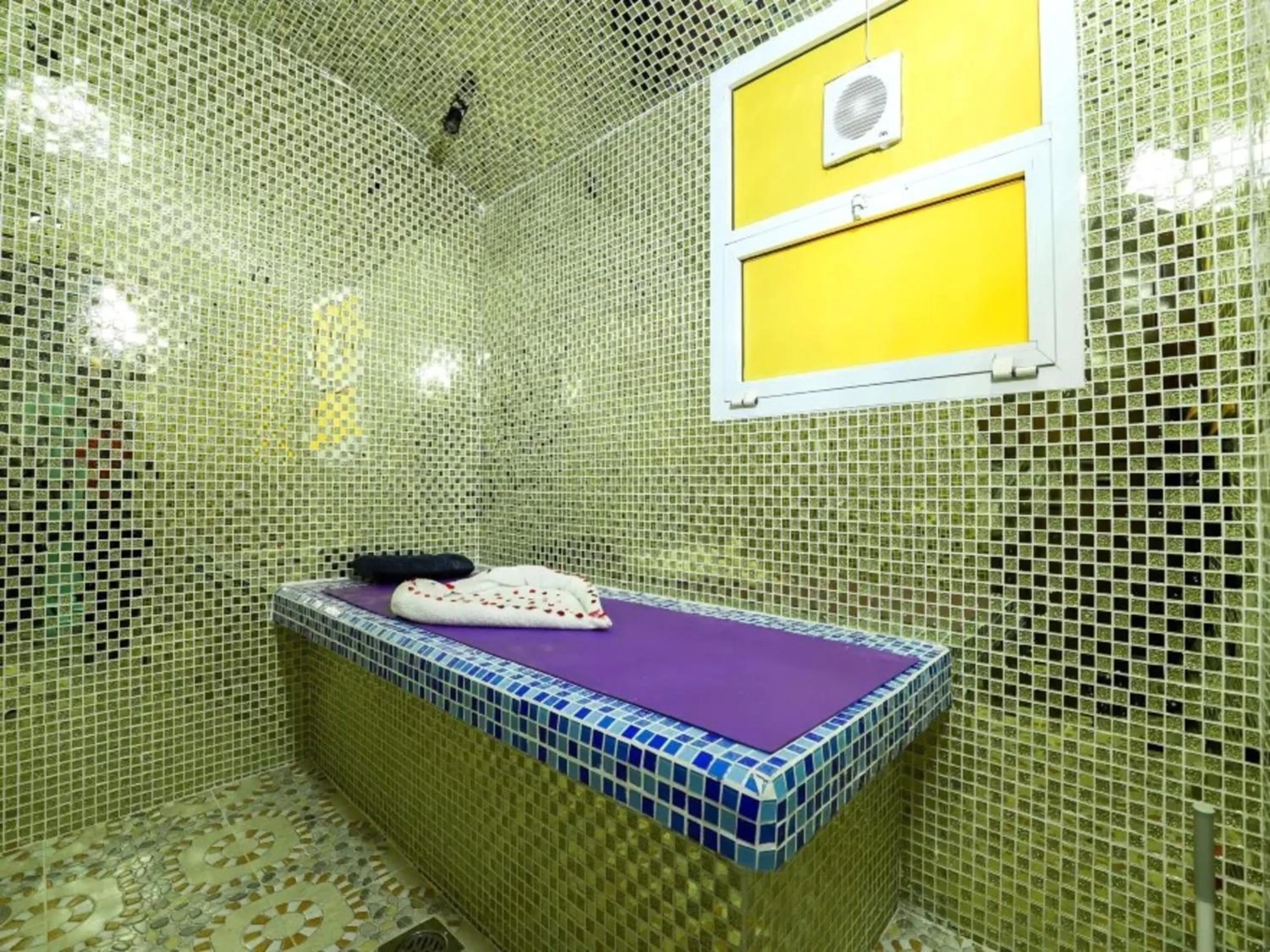 Spa and wellness centre/facilities in SHH Hotel