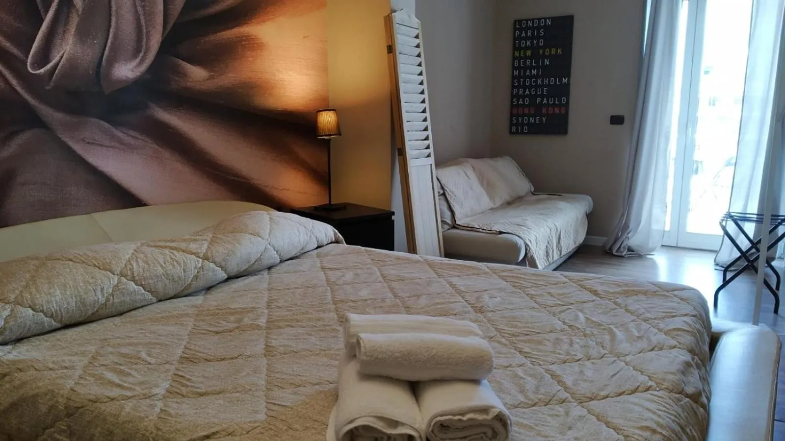 Bed in CconfortHotels R&B Cavour