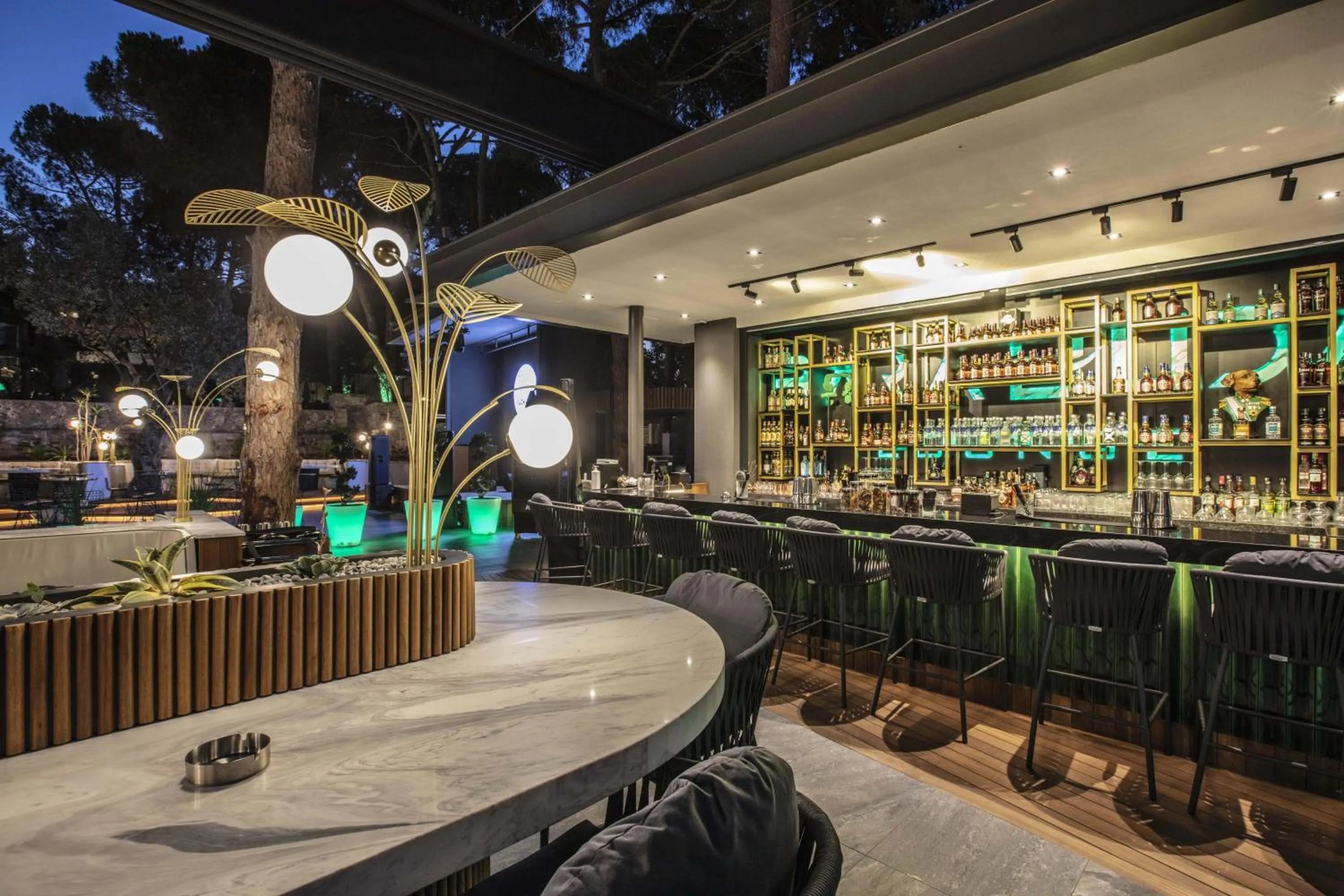 Lounge or bar in Unique Life Style Hotel