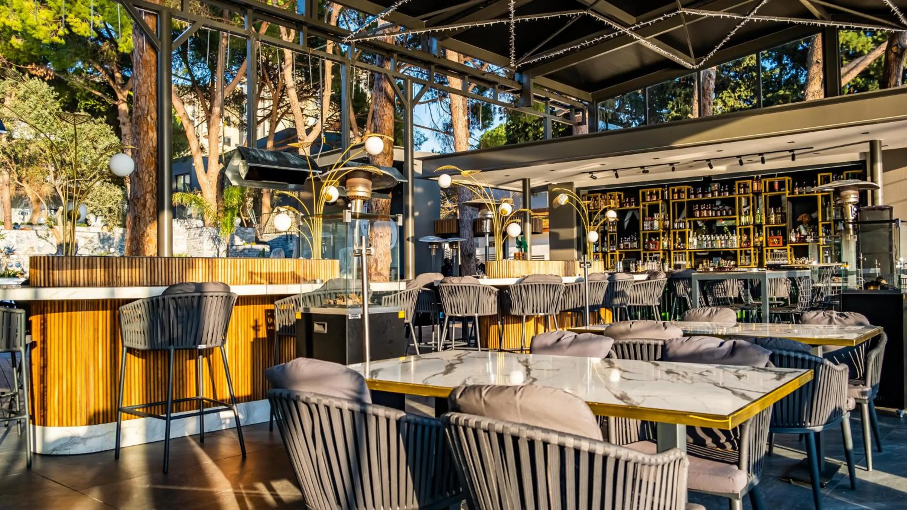 Lounge or bar in Unique Life Style Hotel