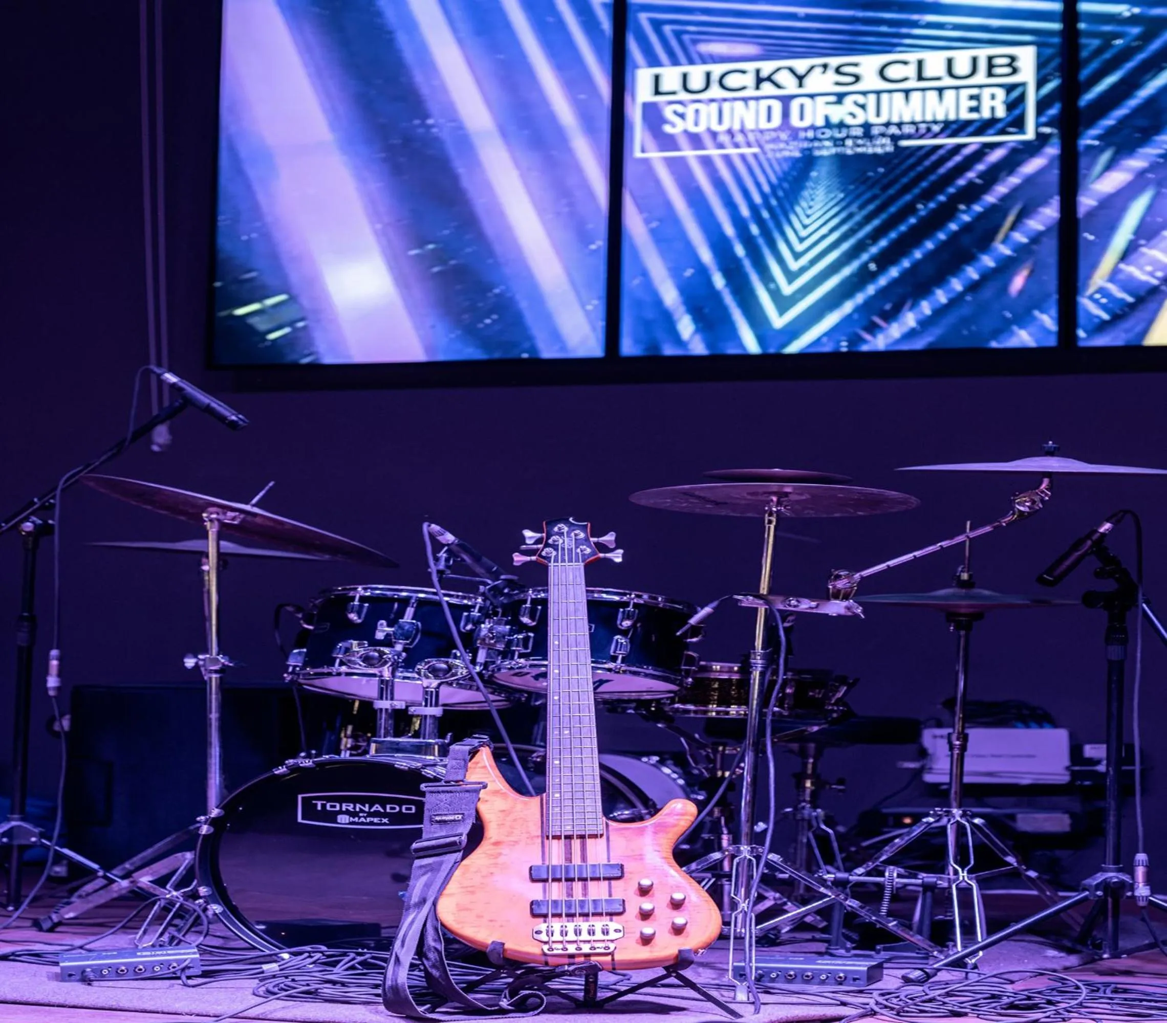 Evening entertainment in Unique Life Style Hotel