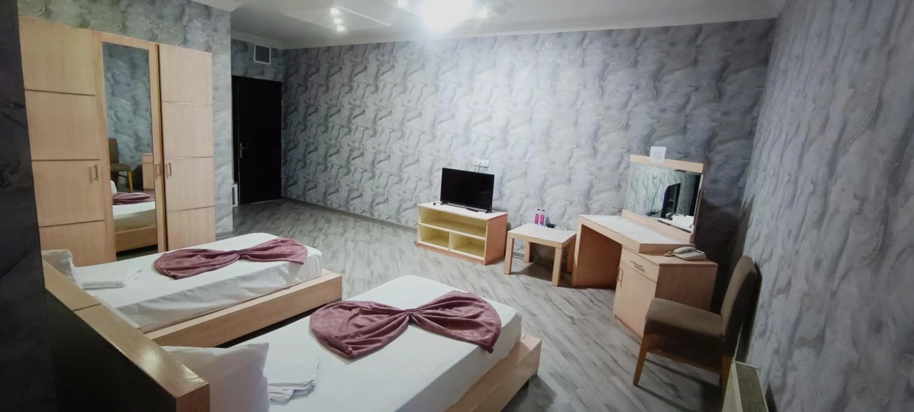 TV and multimedia, Bed in Deluxe Hotel Ganja