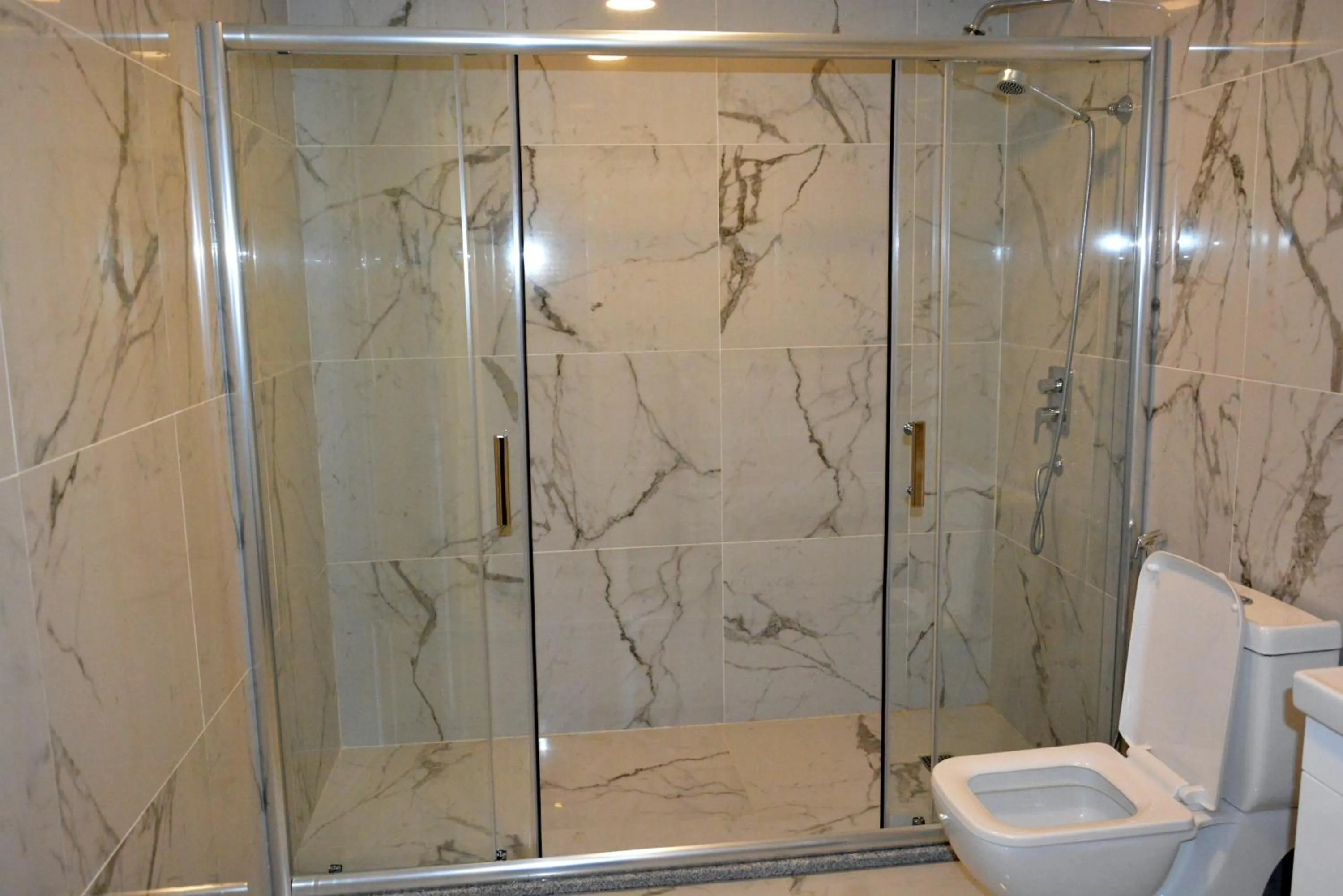 Bathroom in Deluxe Hotel Ganja