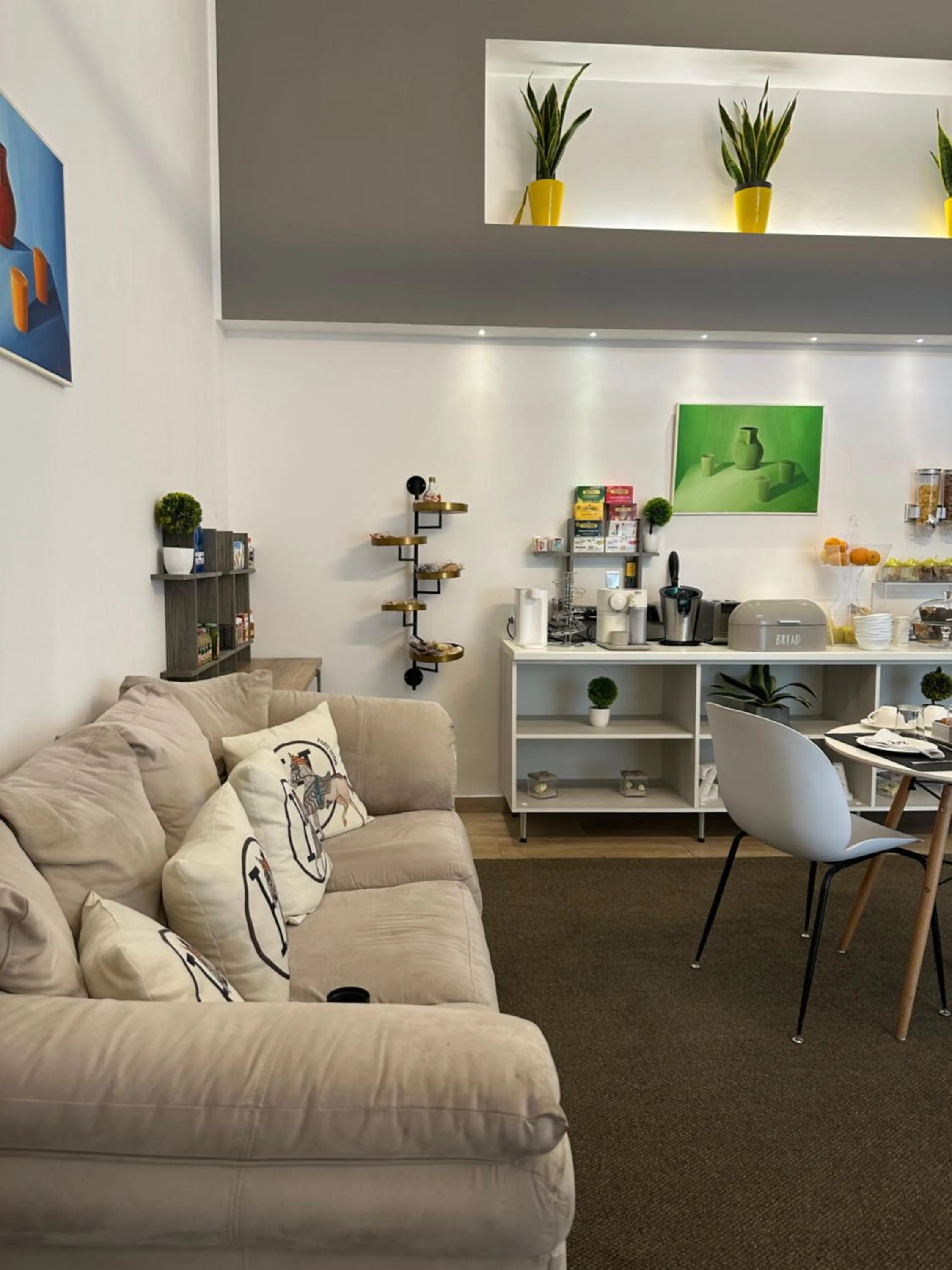 Breakfast in Zeta Rooms