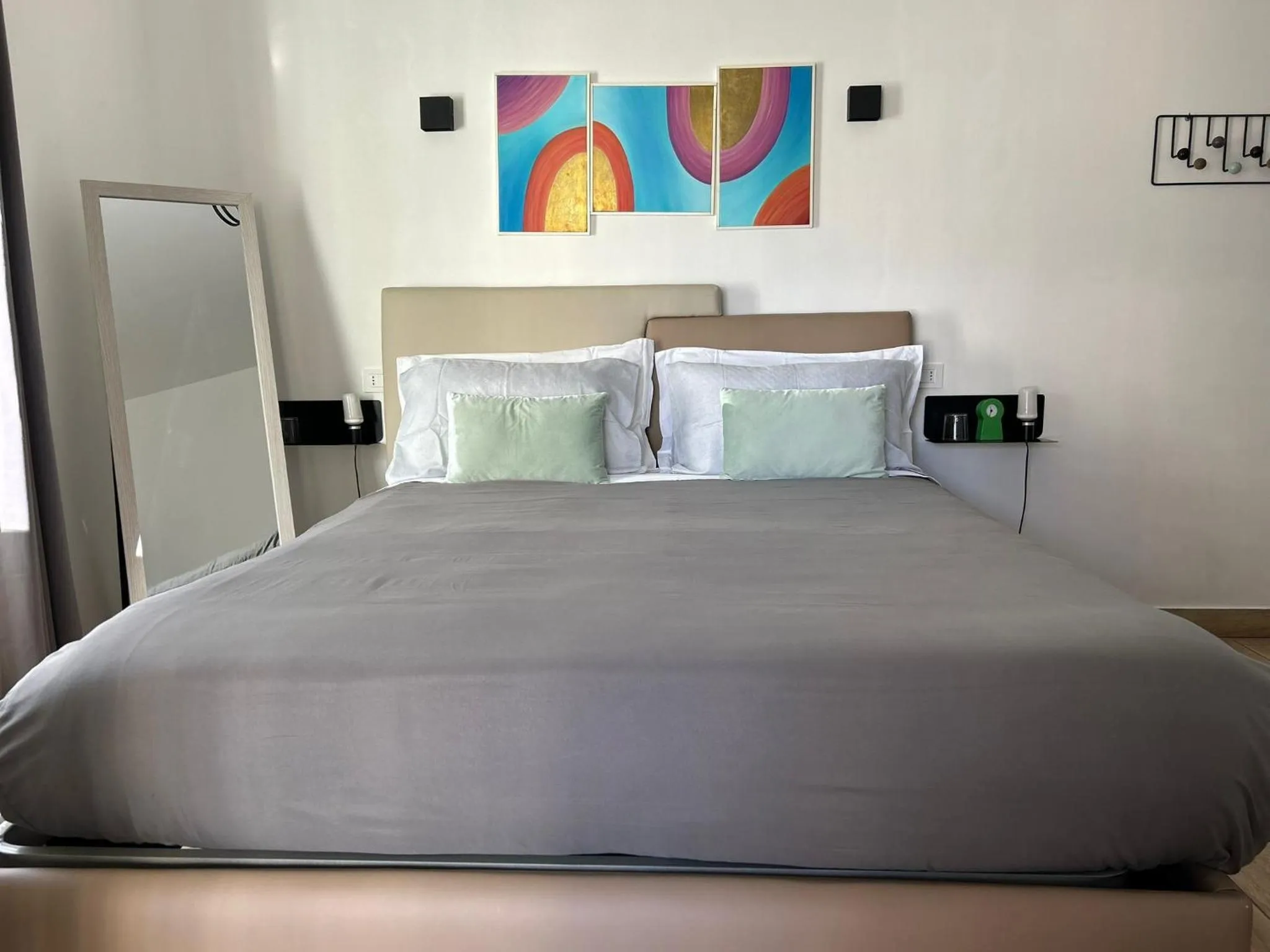 Bedroom, Bed in Zeta Rooms