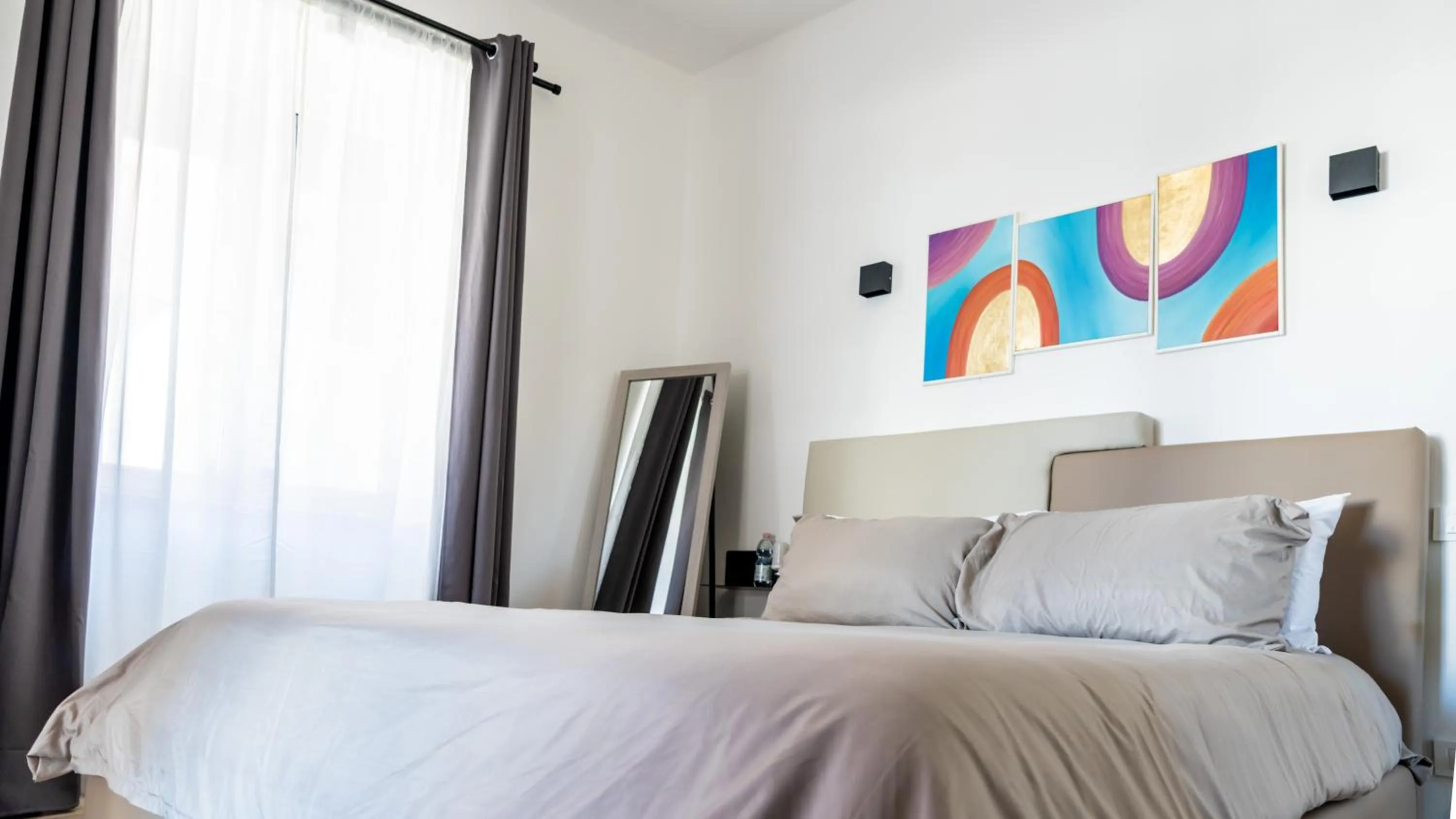 Bedroom, Bed in Zeta Rooms