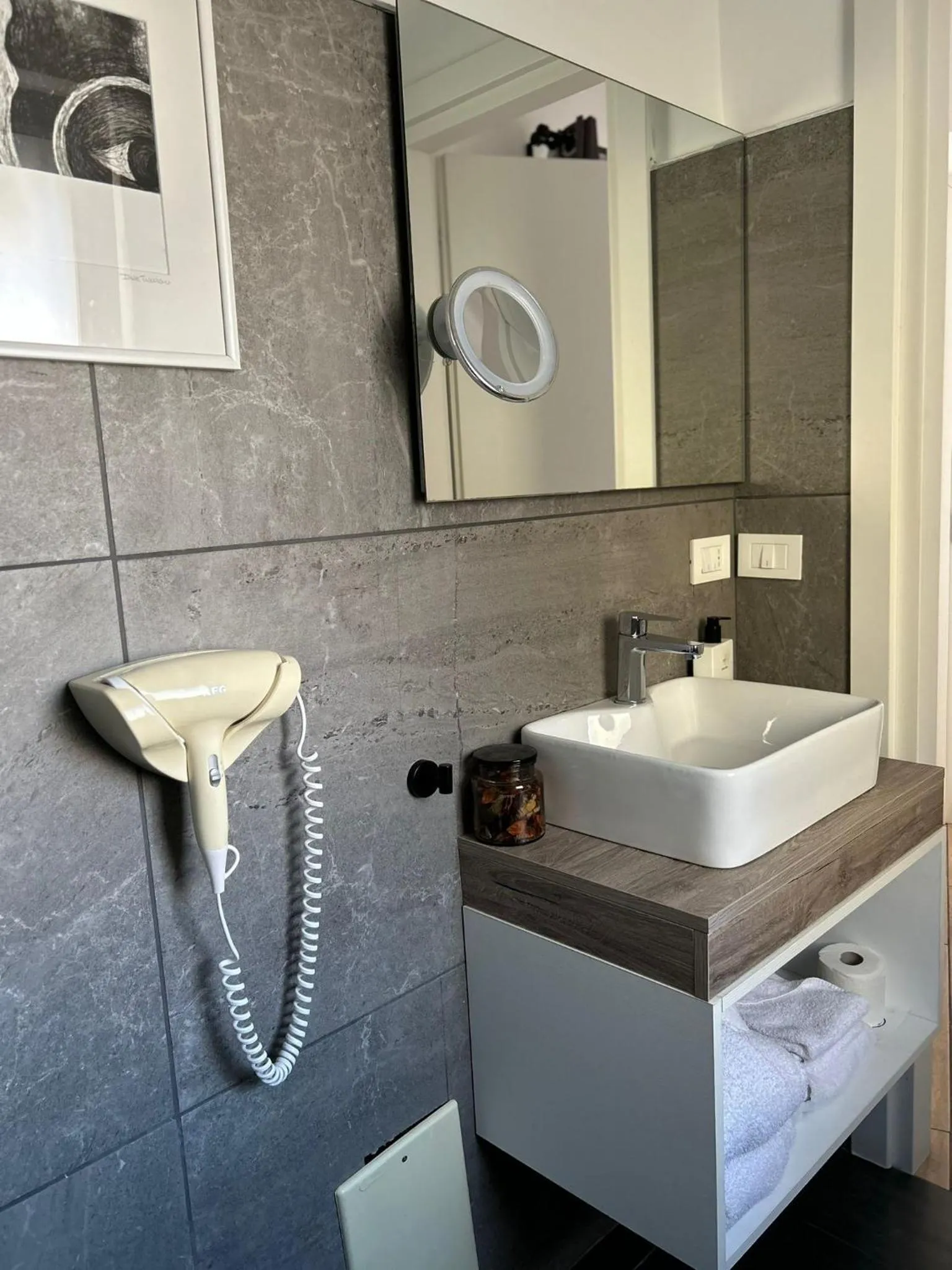 Bathroom in Zeta Rooms