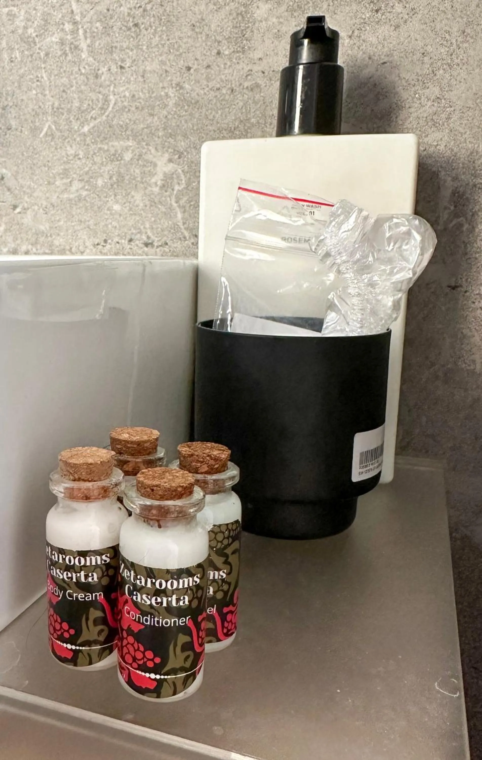 Bathroom in Zeta Rooms