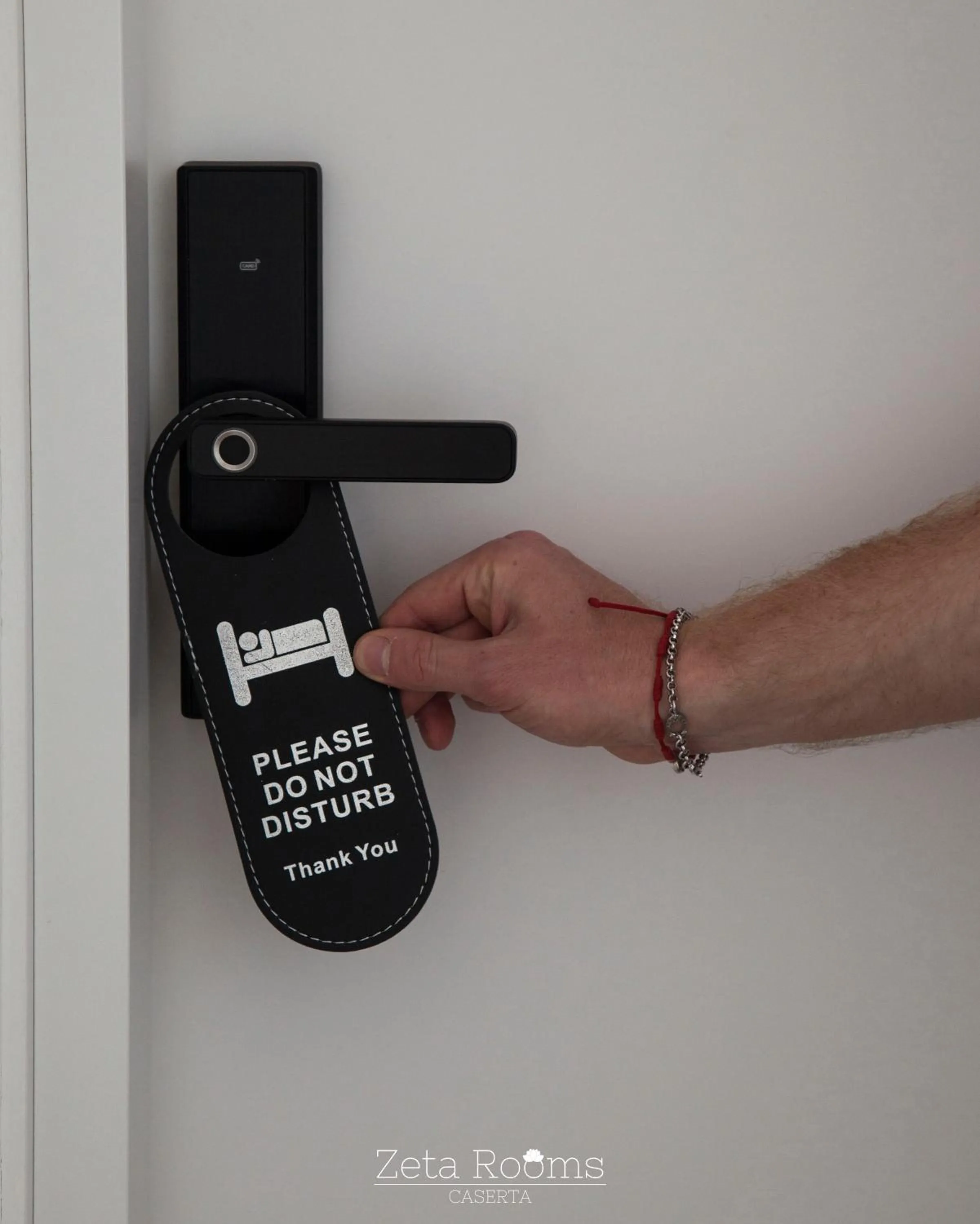 Bedroom in Zeta Rooms