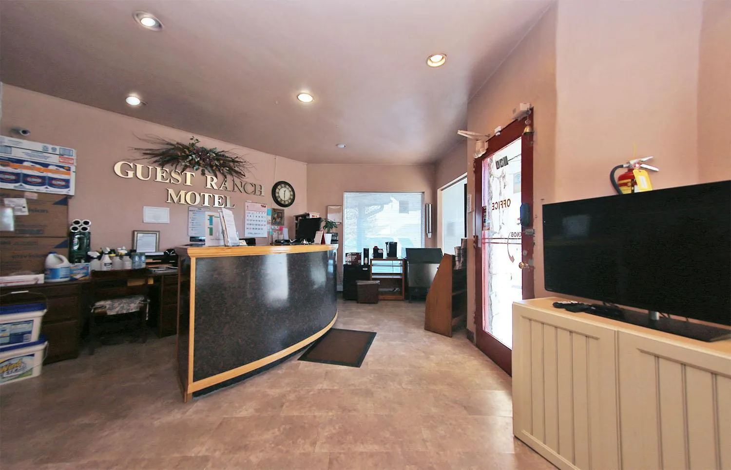 Lobby or reception in Guest Ranch Motel
