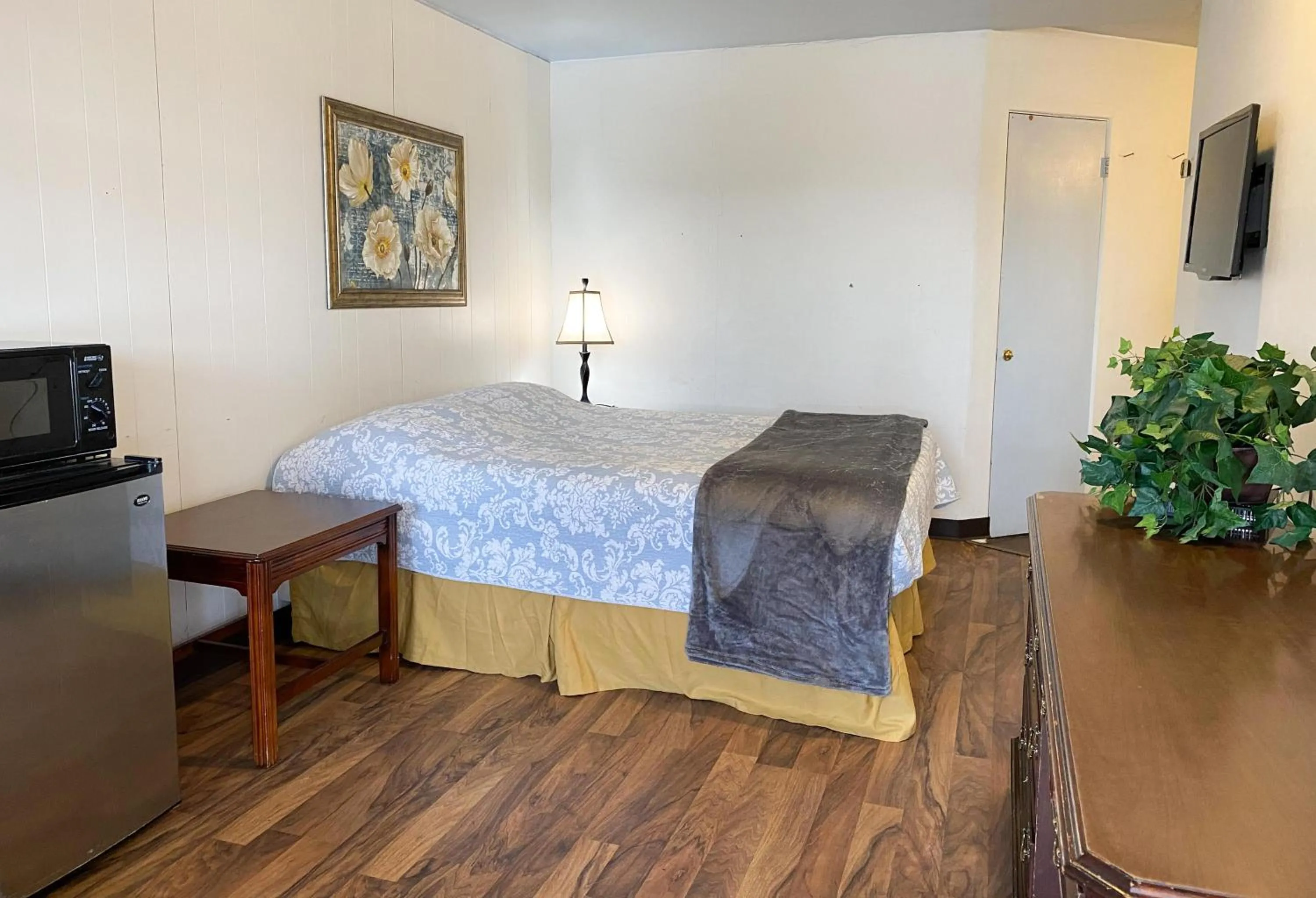Bedroom, Bed in Guest Ranch Motel