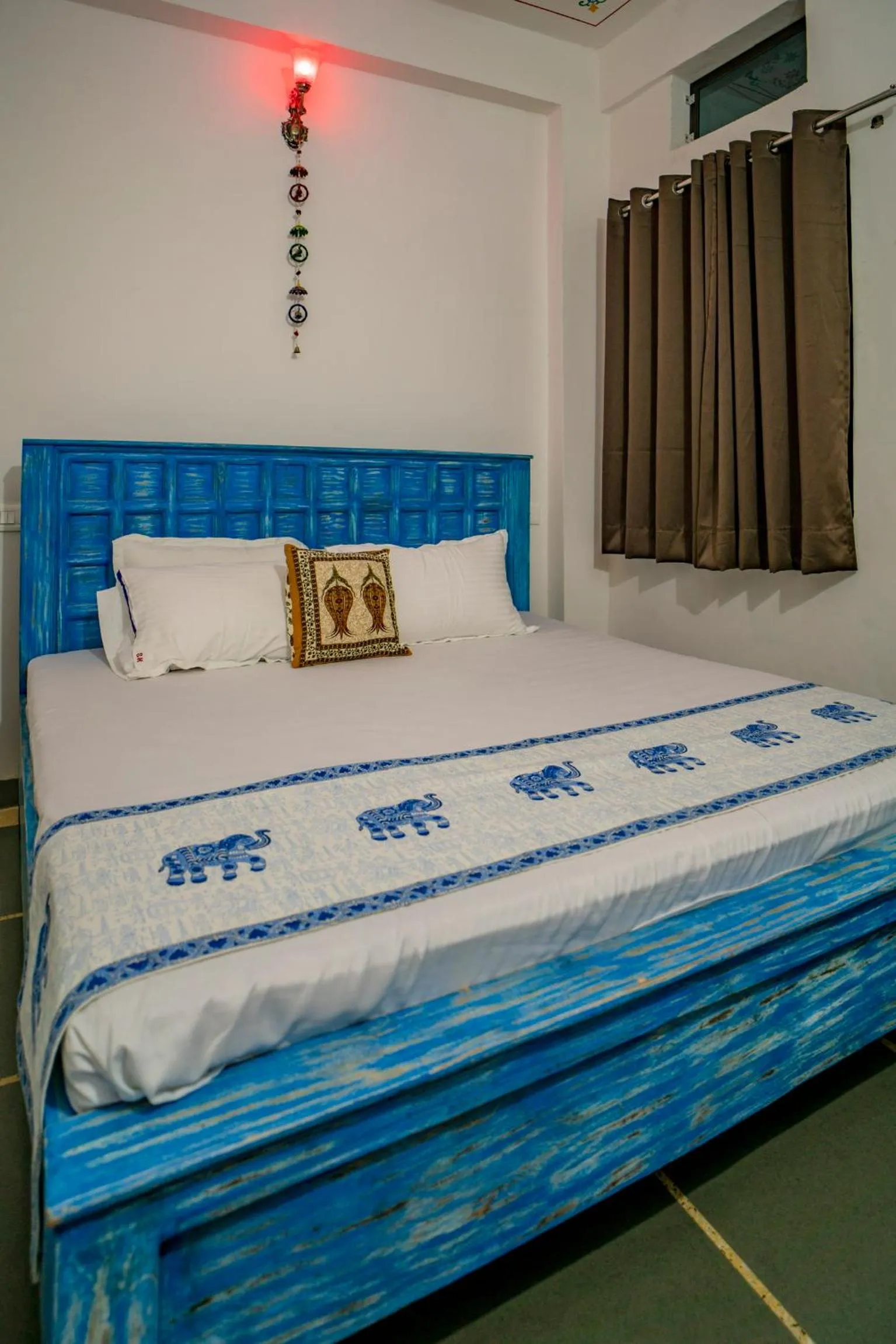 Photo of the whole room, Bed in Soham Haveli Udaipur