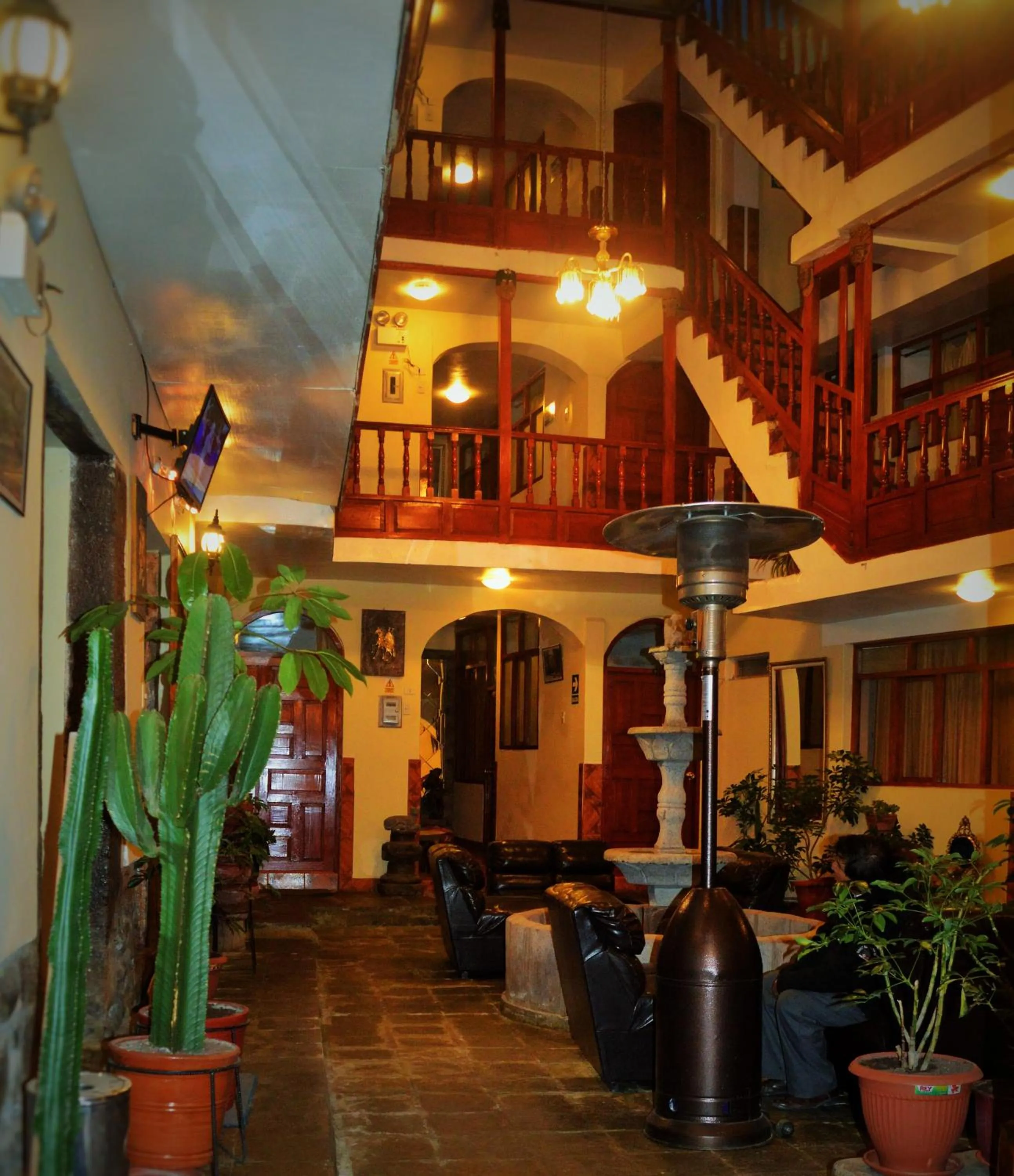 Communal lounge/ TV room in Hotel Choquequirao