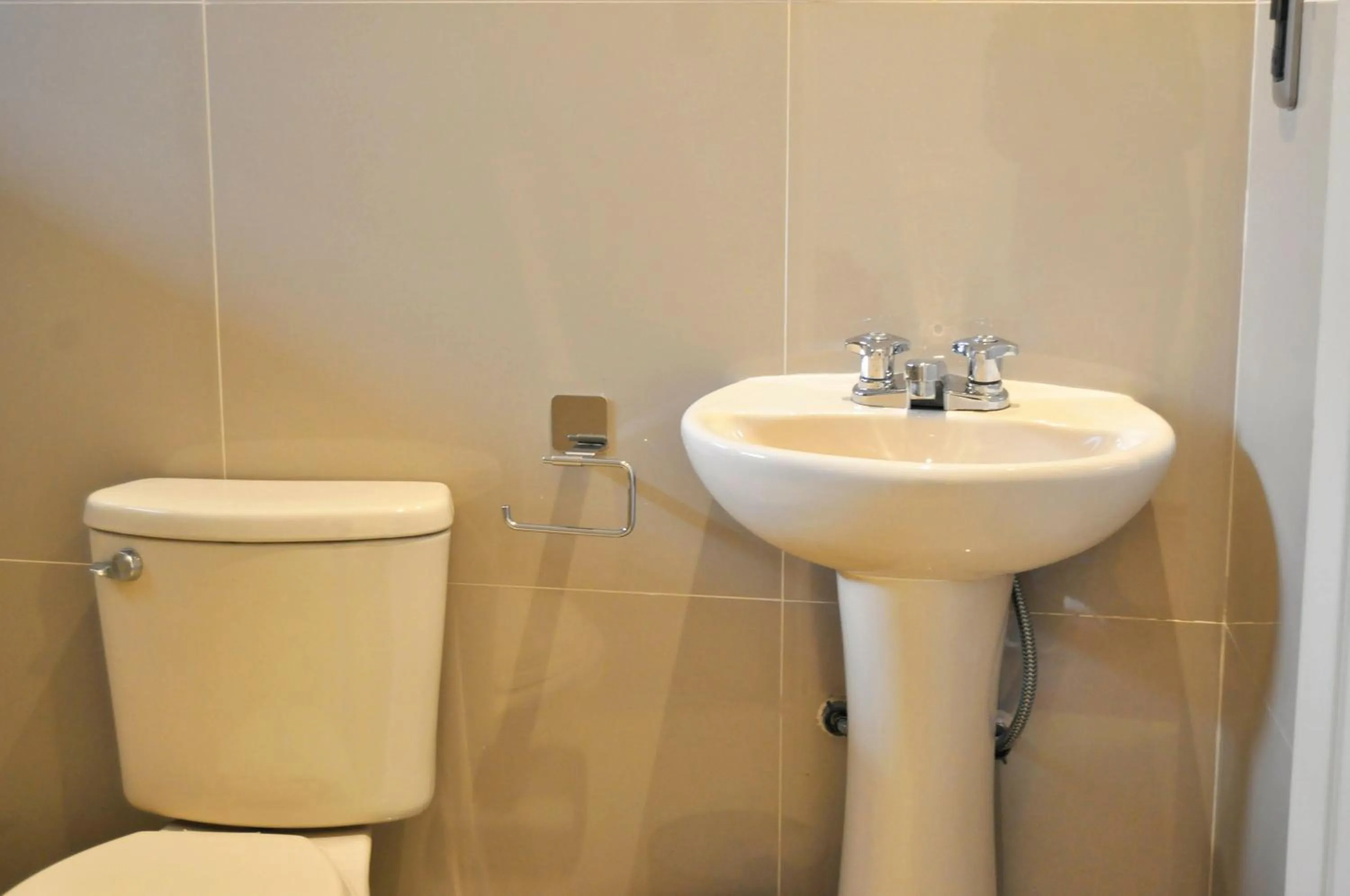 Toilet in Hotel Choquequirao