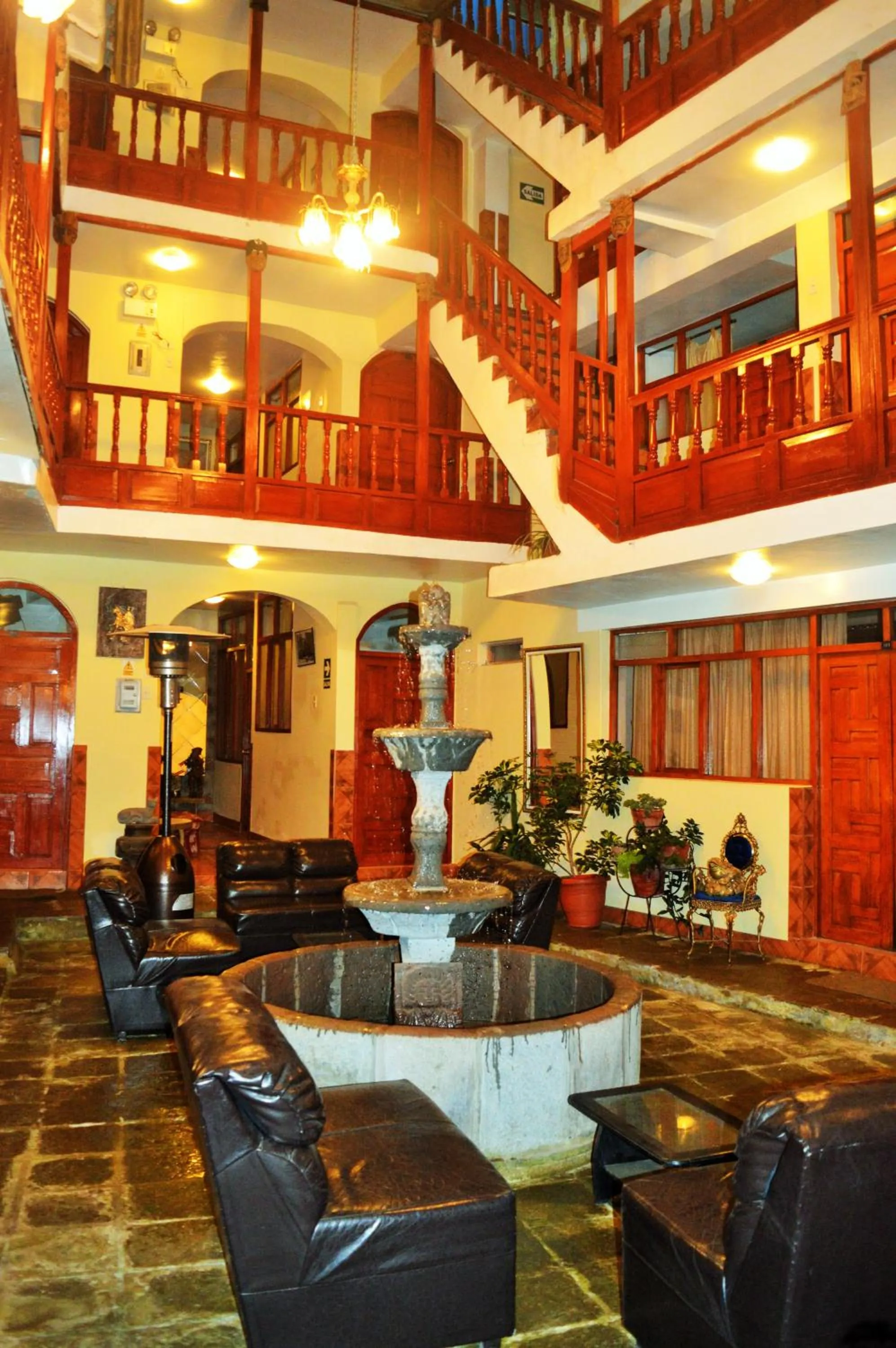 Communal lounge/ TV room in Hotel Choquequirao