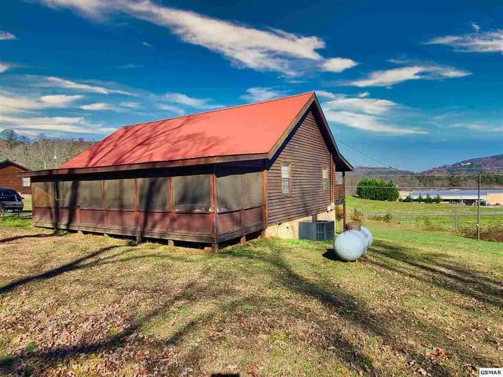 Beautiful View! Log cabin,Fireplace,Hot Tub,Arcade,Pool,Fishing