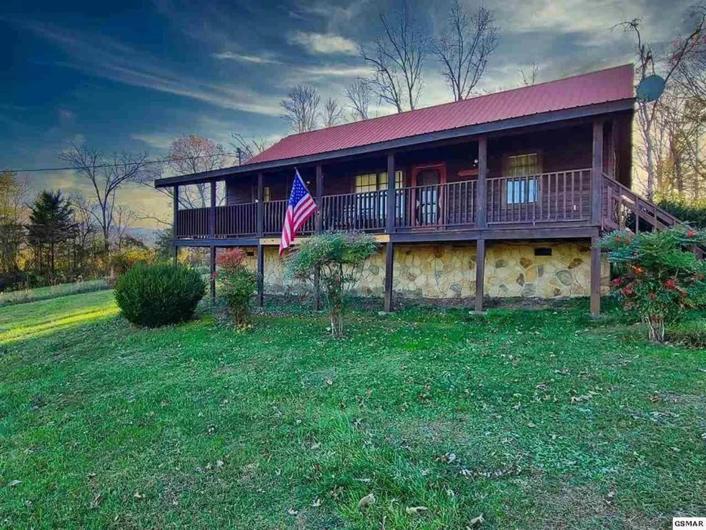 Beautiful View! Log cabin,Fireplace,Hot Tub,Arcade,Pool,Fishing