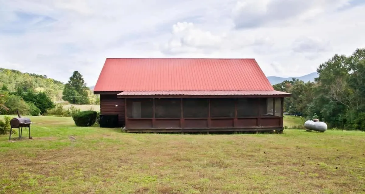 Beautiful View! Log cabin,Fireplace,Hot Tub,Arcade,Pool,Fishing