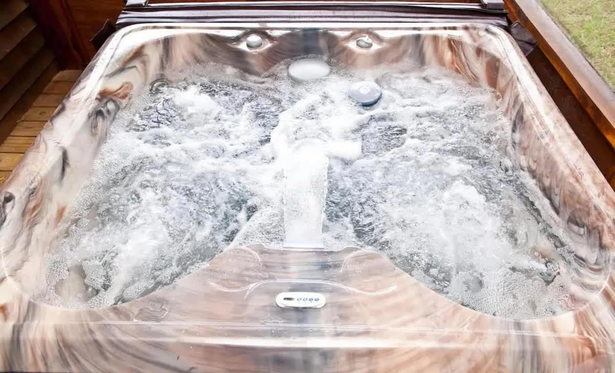 Beautiful View! Log cabin,Fireplace,Hot Tub,Arcade,Pool,Fishing