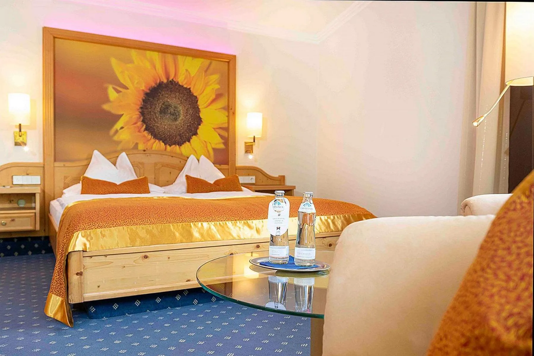 Photo of the whole room, Bed in EUROPÄISCHER HOF Bad Gastein