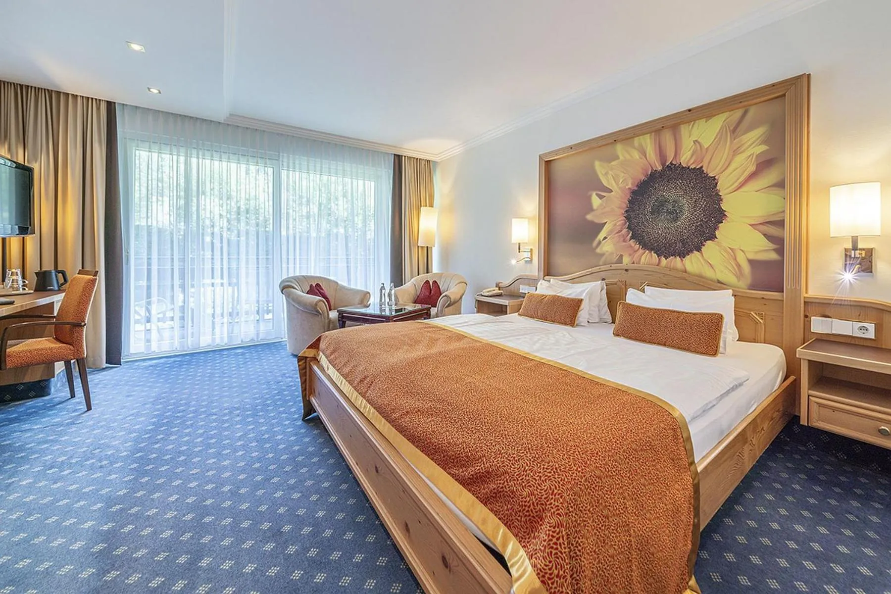 Photo of the whole room, Bed in EUROPÄISCHER HOF Bad Gastein