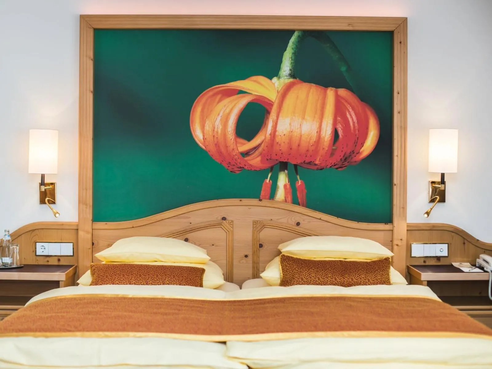 Bed in EUROPÄISCHER HOF Bad Gastein