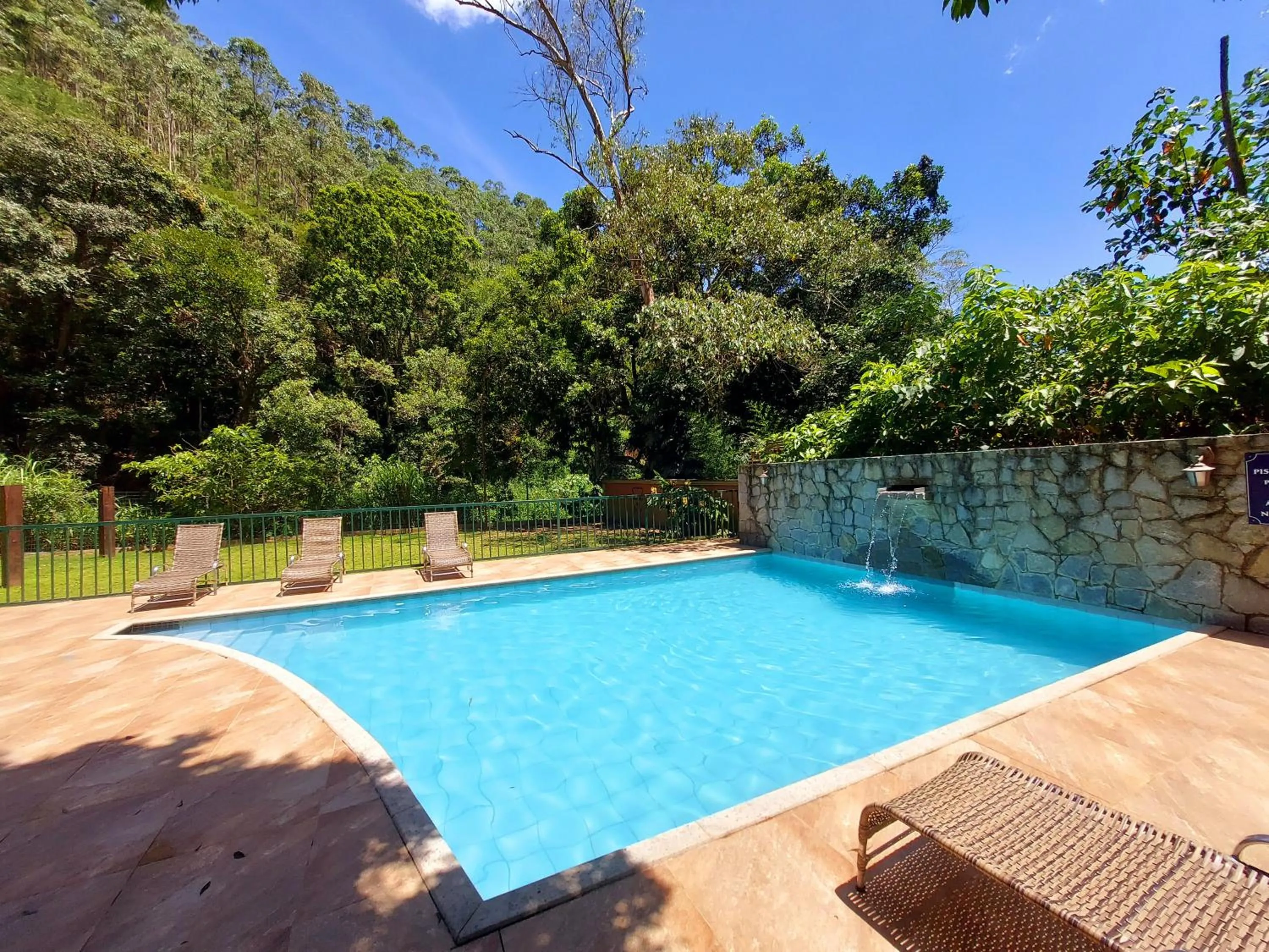 Pool view in Hotel Vila Suíça 1818