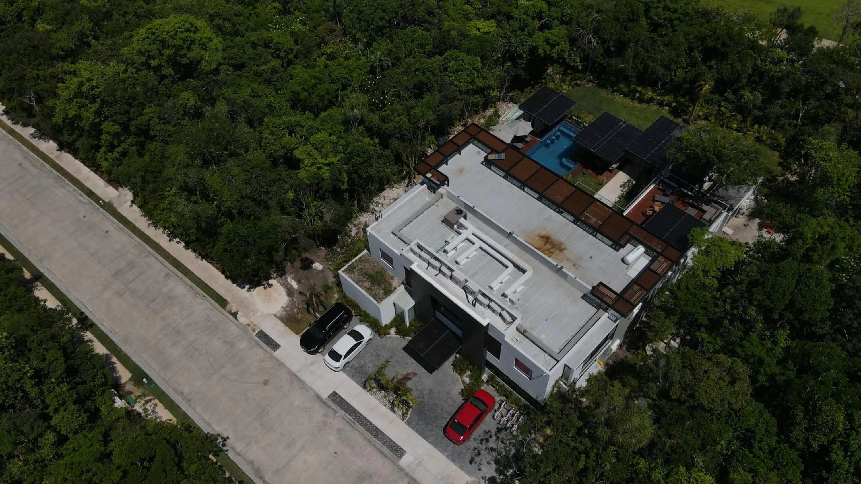 Property building in Panther Bay Boutique Hotel