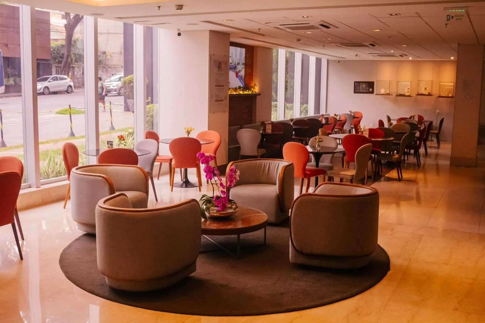Restaurant/places to eat in Holiday Inn Belo Horizonte Savassi by IHG