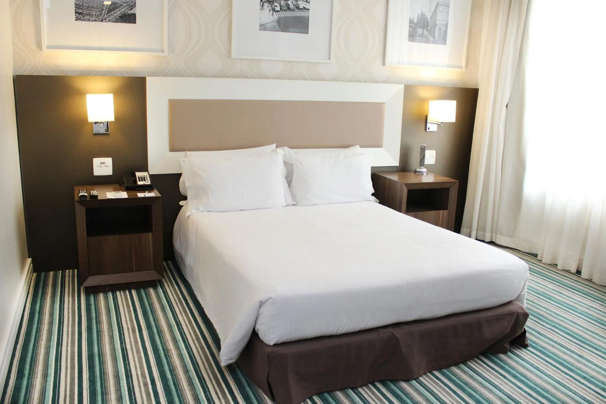 Photo of the whole room, Bed in Holiday Inn Belo Horizonte Savassi by IHG
