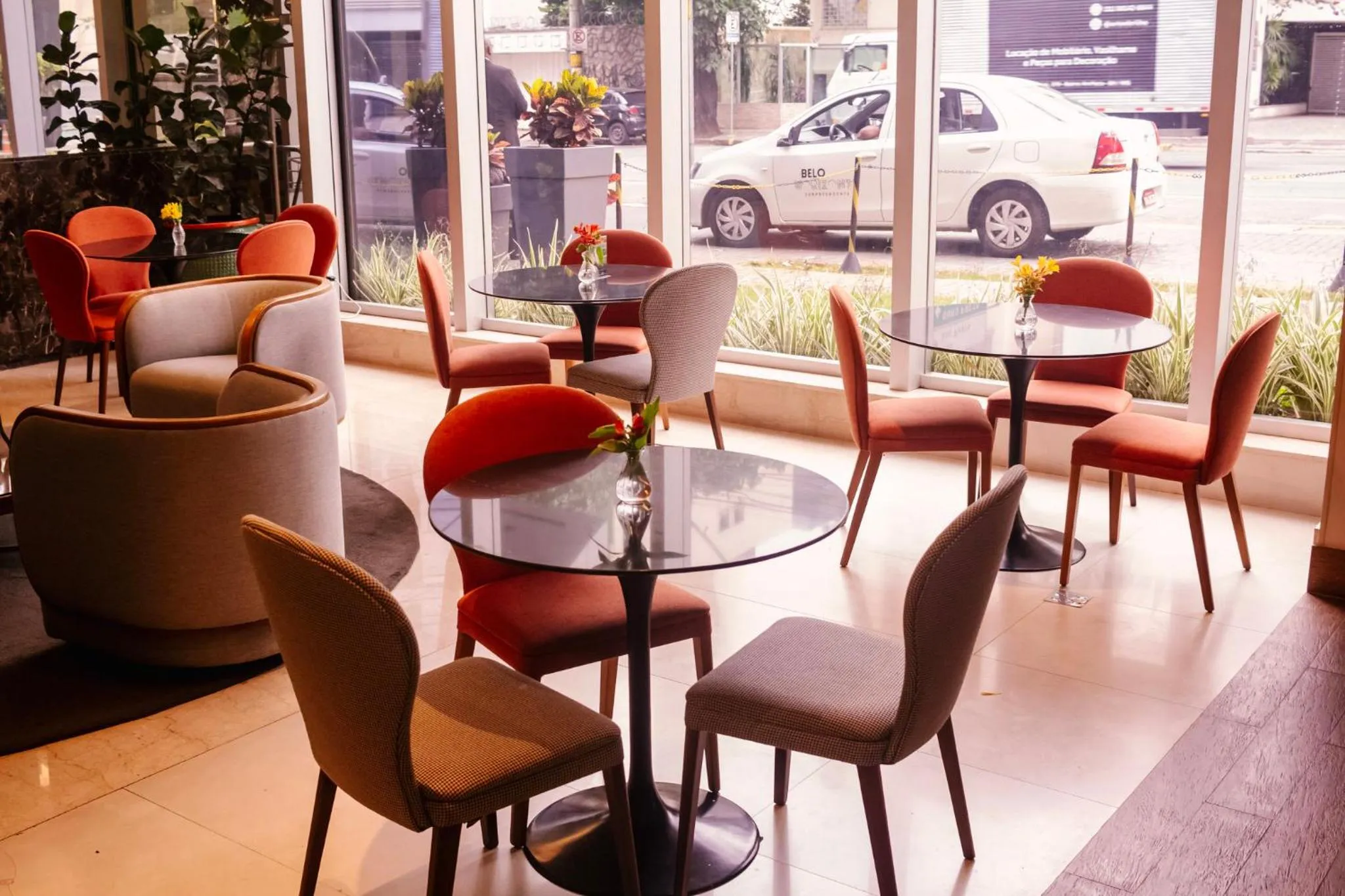 Restaurant/places to eat in Holiday Inn Belo Horizonte Savassi by IHG