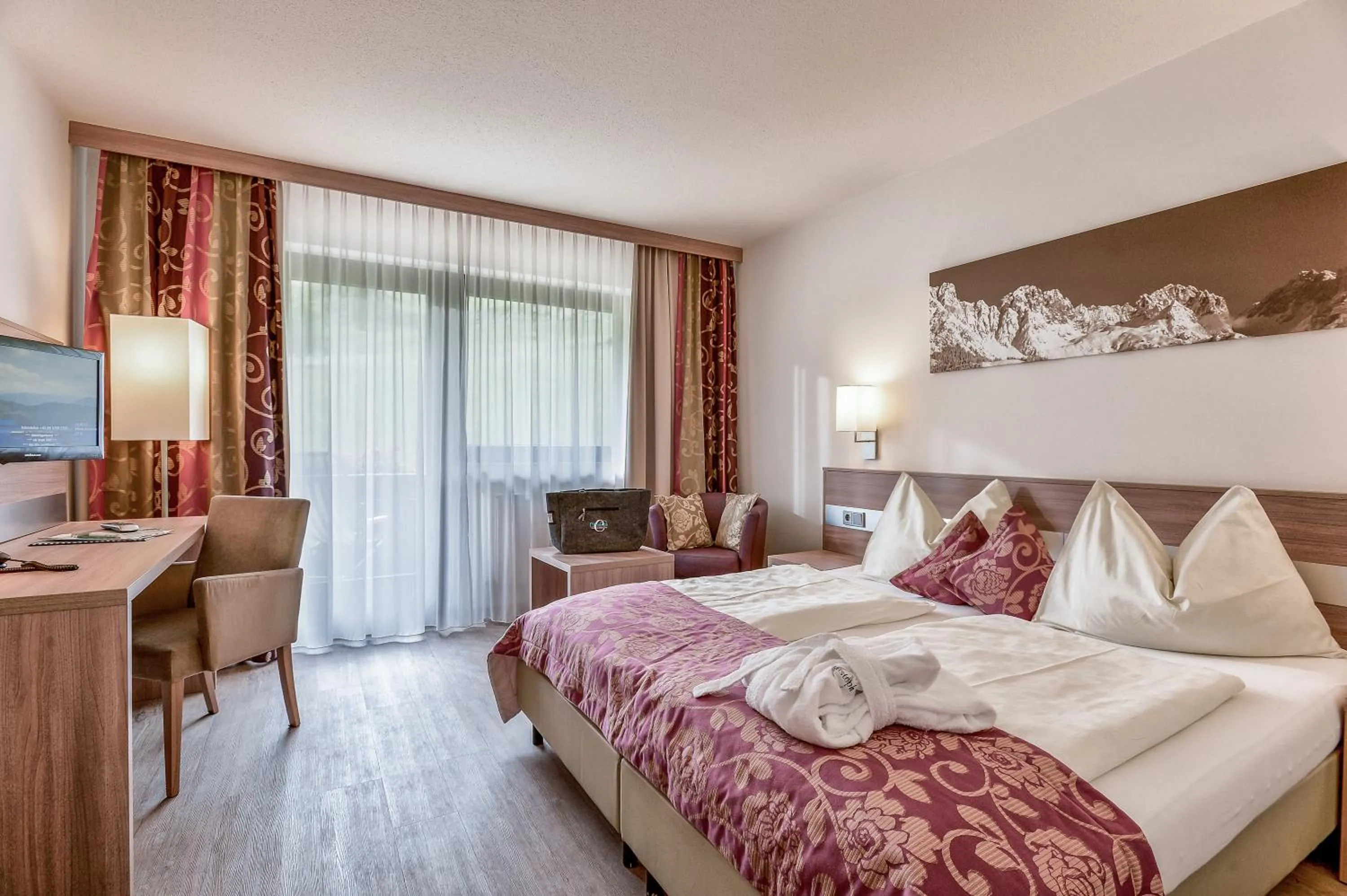 Photo of the whole room, Bed in Familienhotel Christoph