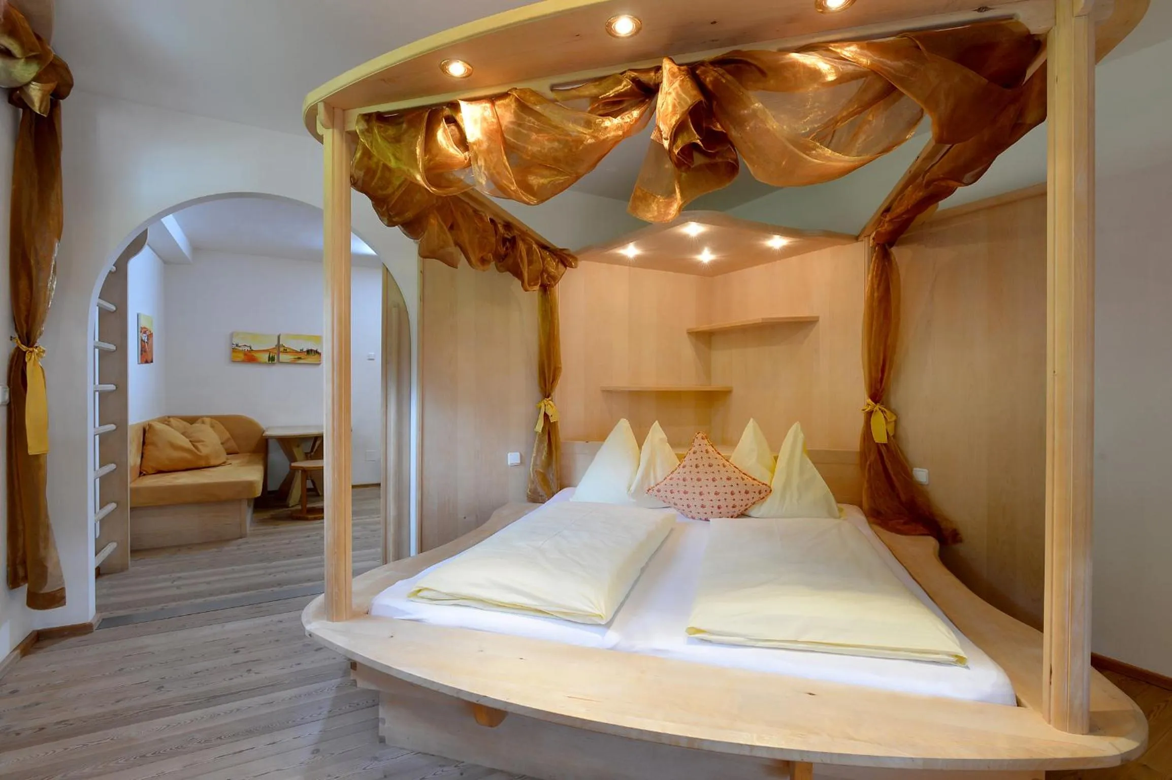 Bed in Bed & Breakfast Landhaus Strasser