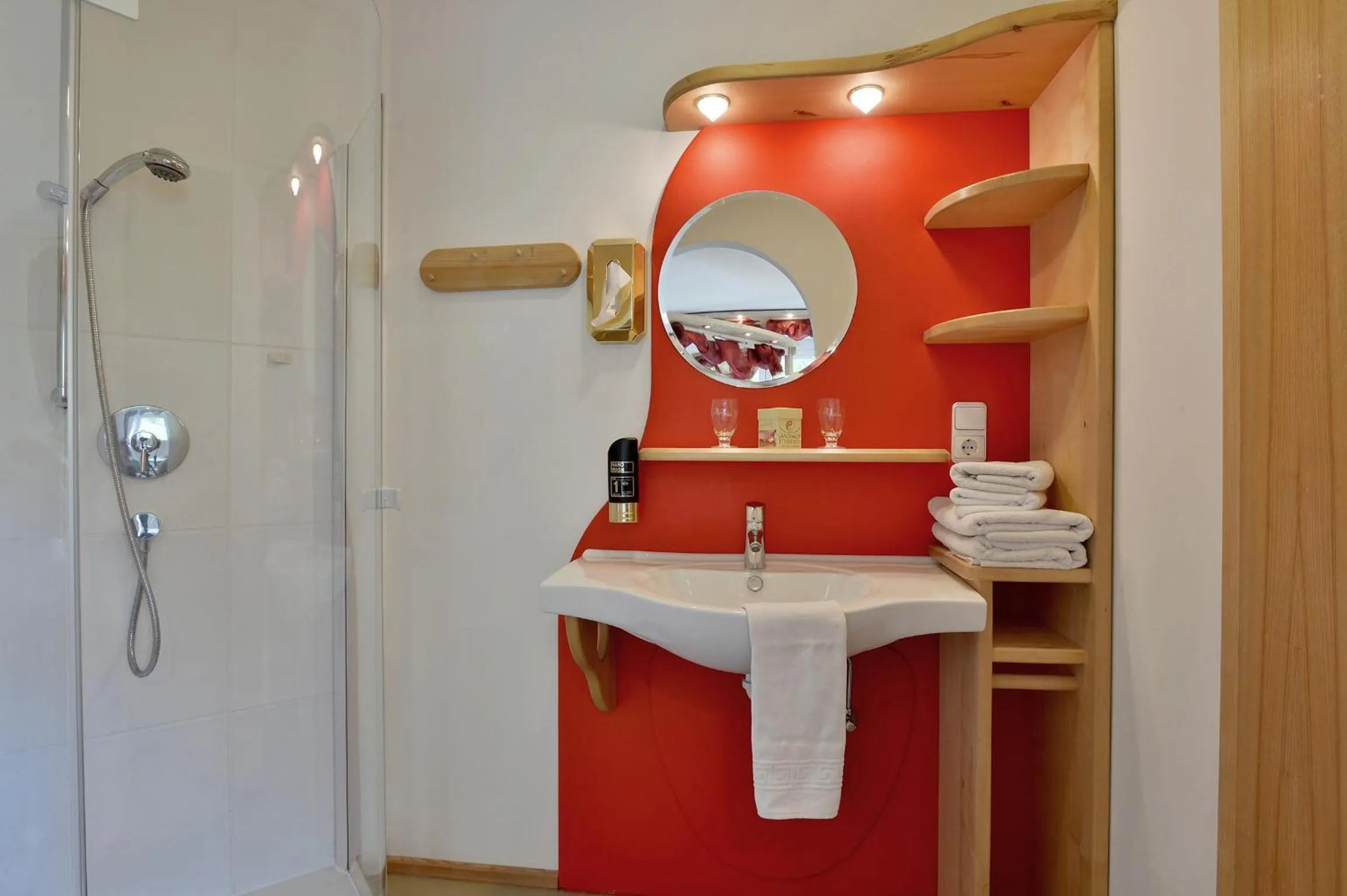 Bathroom in Bed & Breakfast Landhaus Strasser