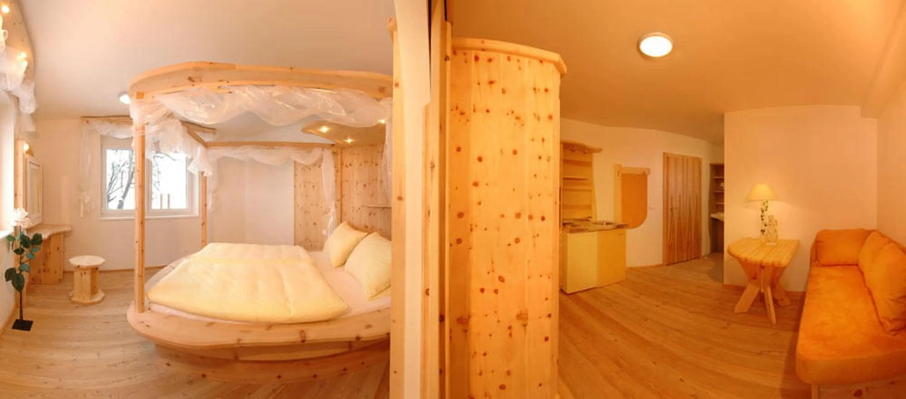 Photo of the whole room, Bed in Bed & Breakfast Landhaus Strasser