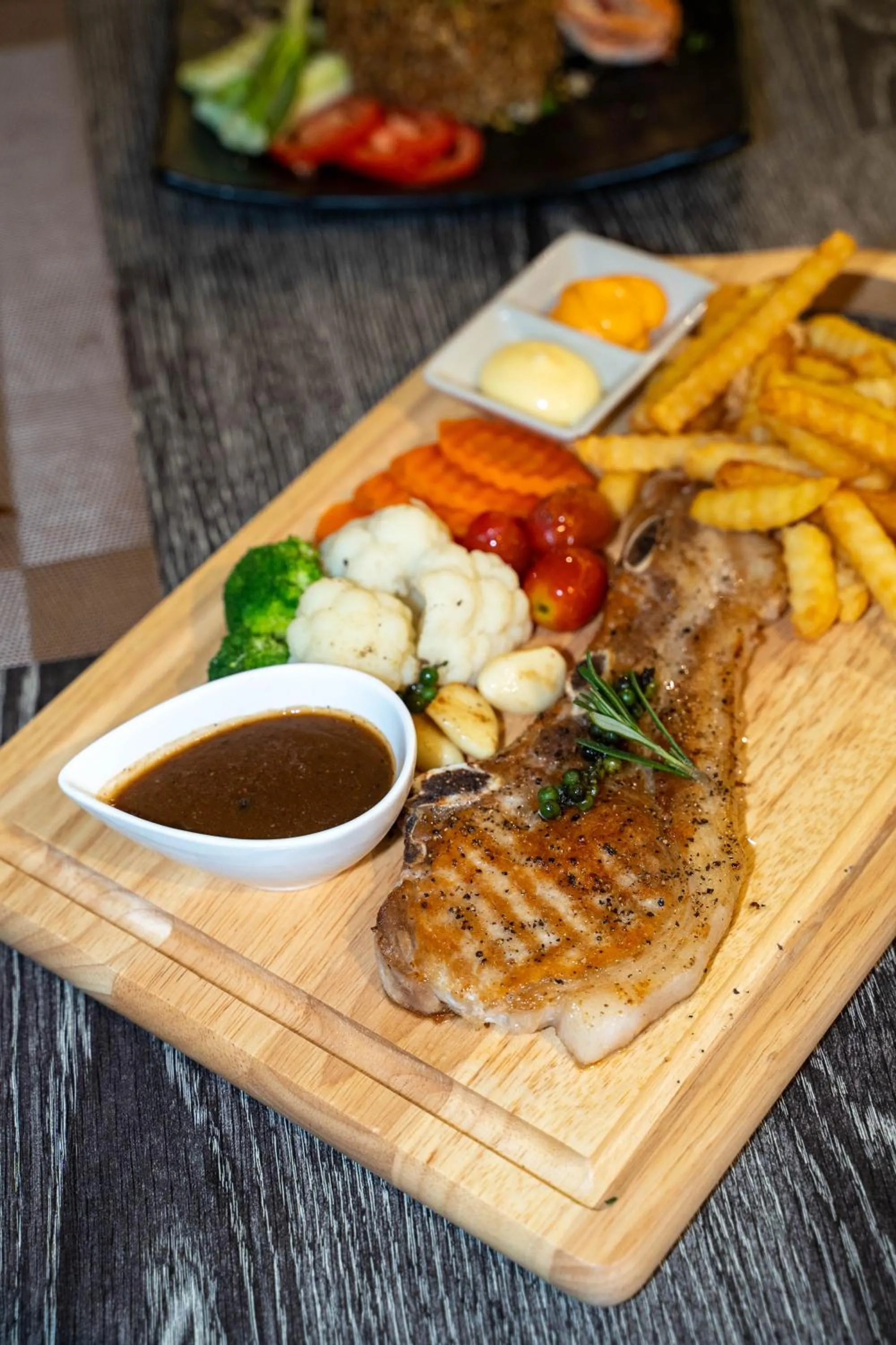 Restaurant/places to eat in Sirin Exclusive Hotel and Residence