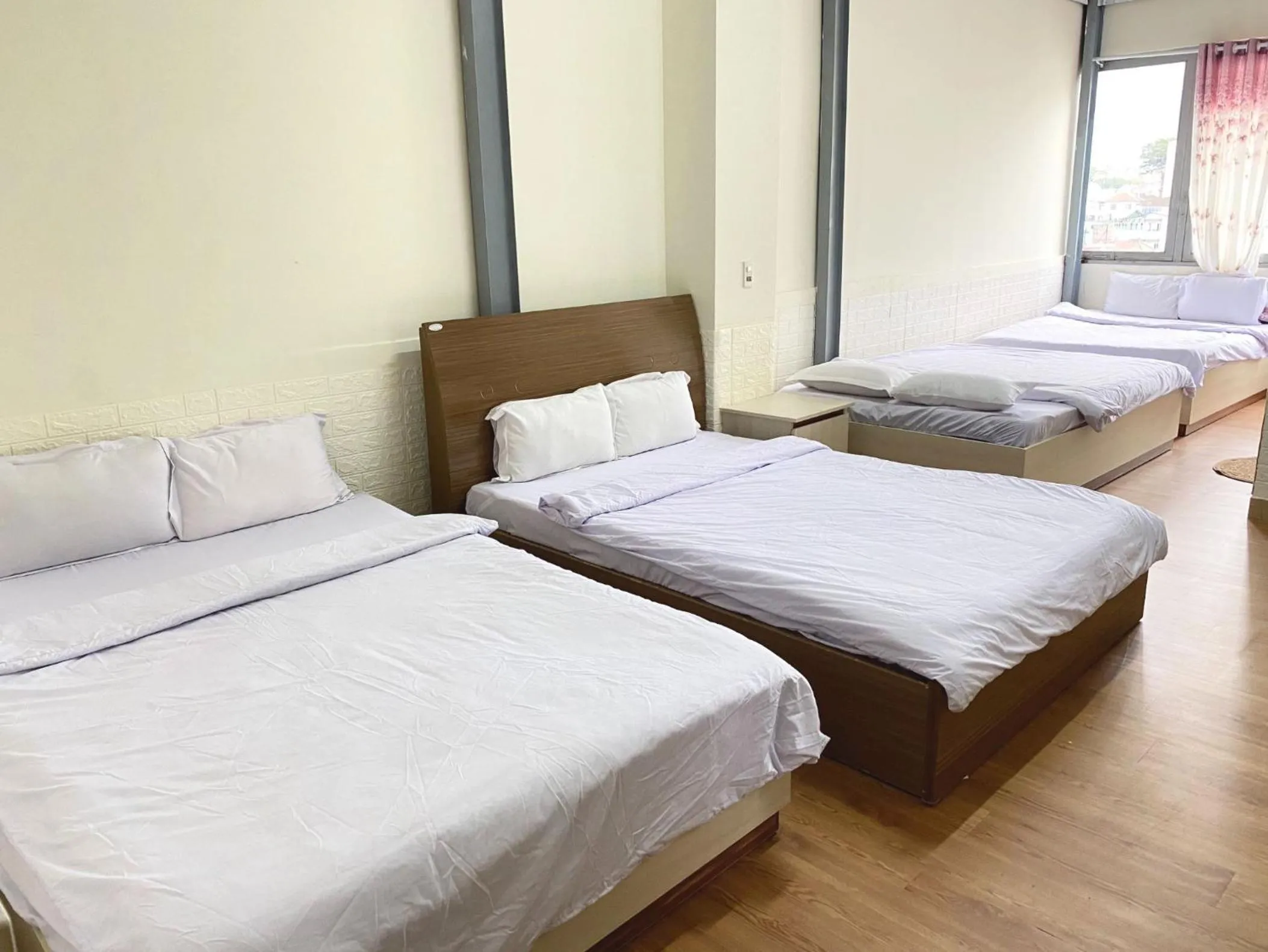 Property building, Bed in Sao Mai Tim Hotel