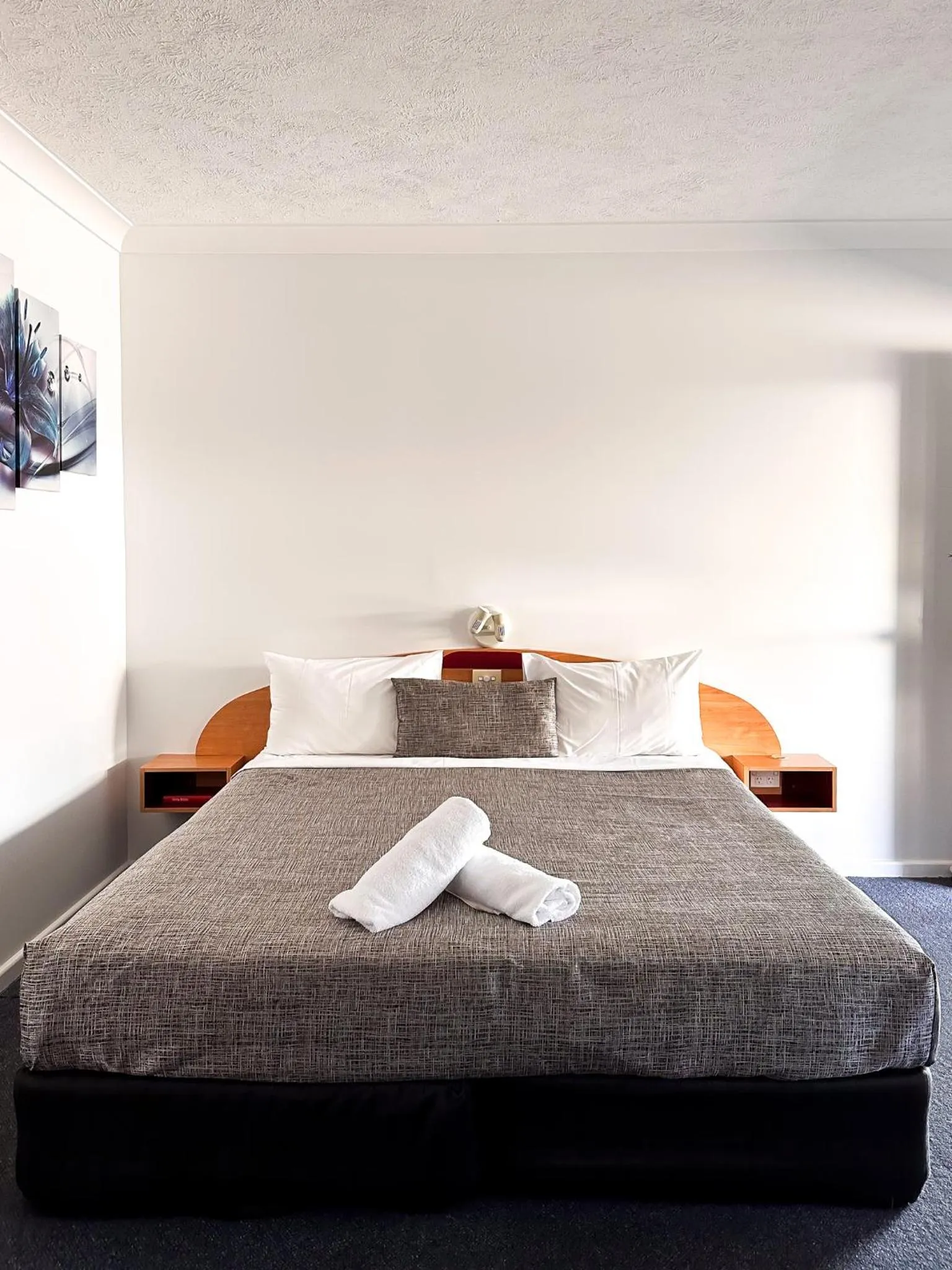 Bed in Boulevard Lodge Bundaberg