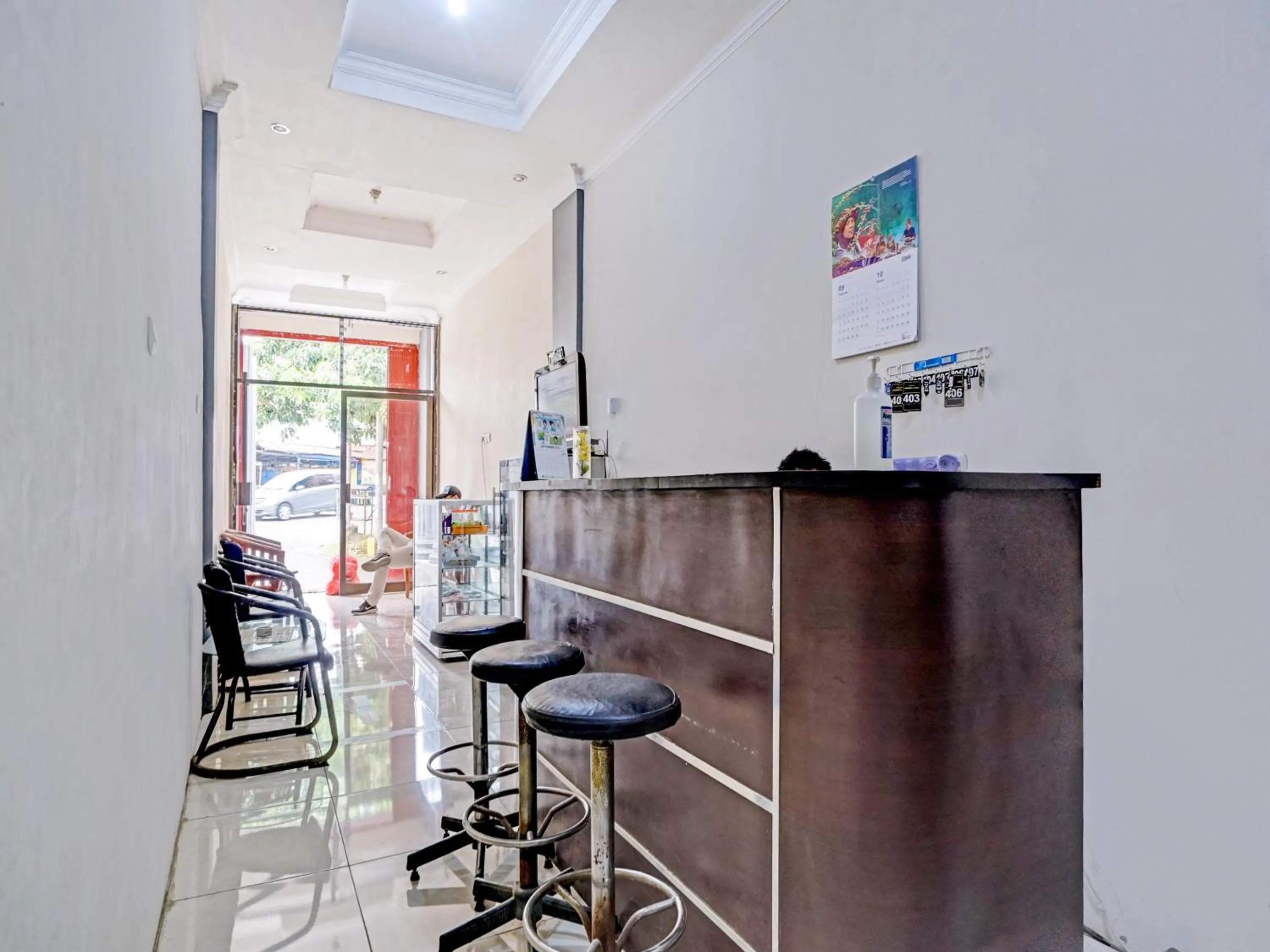 Lobby or reception in RedDoorz near Universitas Merdeka Malang 2