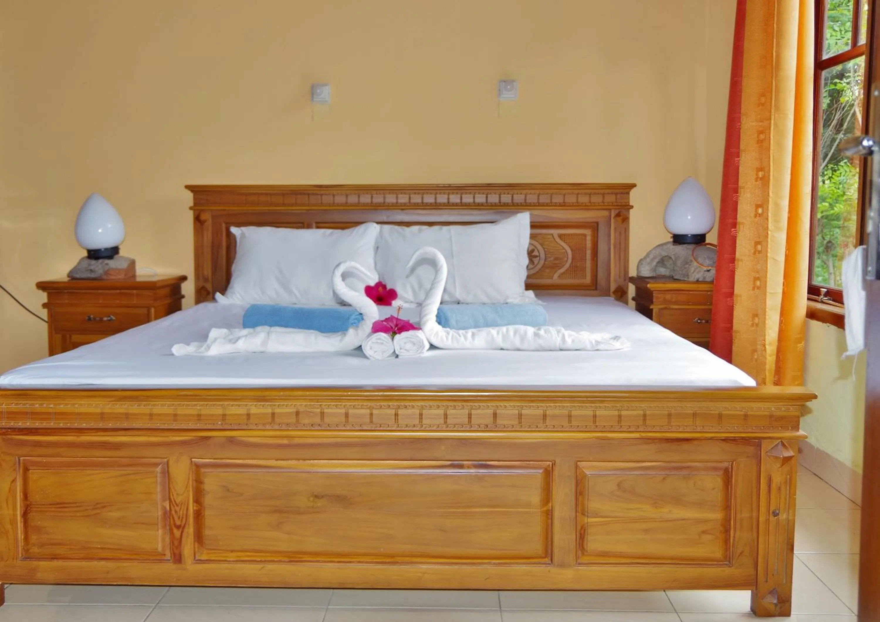 Bedroom, Bed in Budi Sun Resort, Flores, Maumere