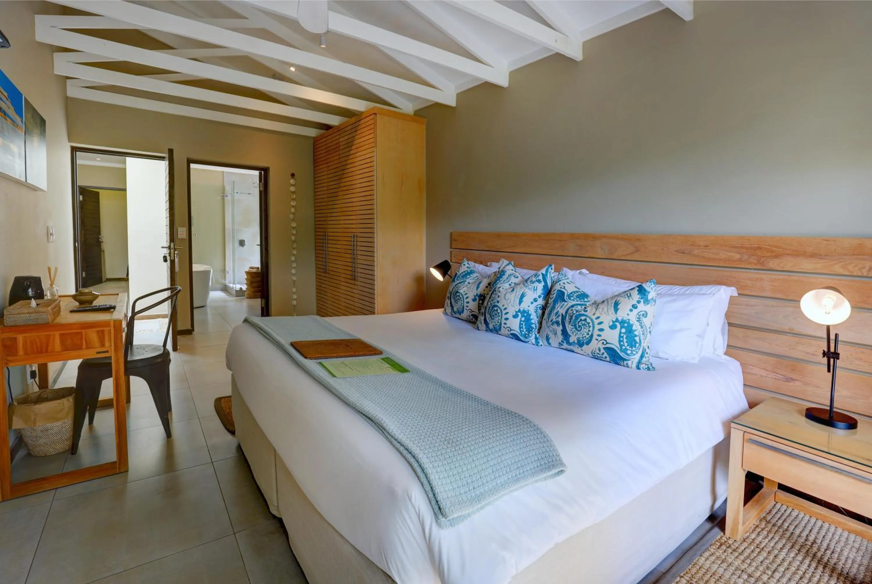 Bed in Scallop Lodge