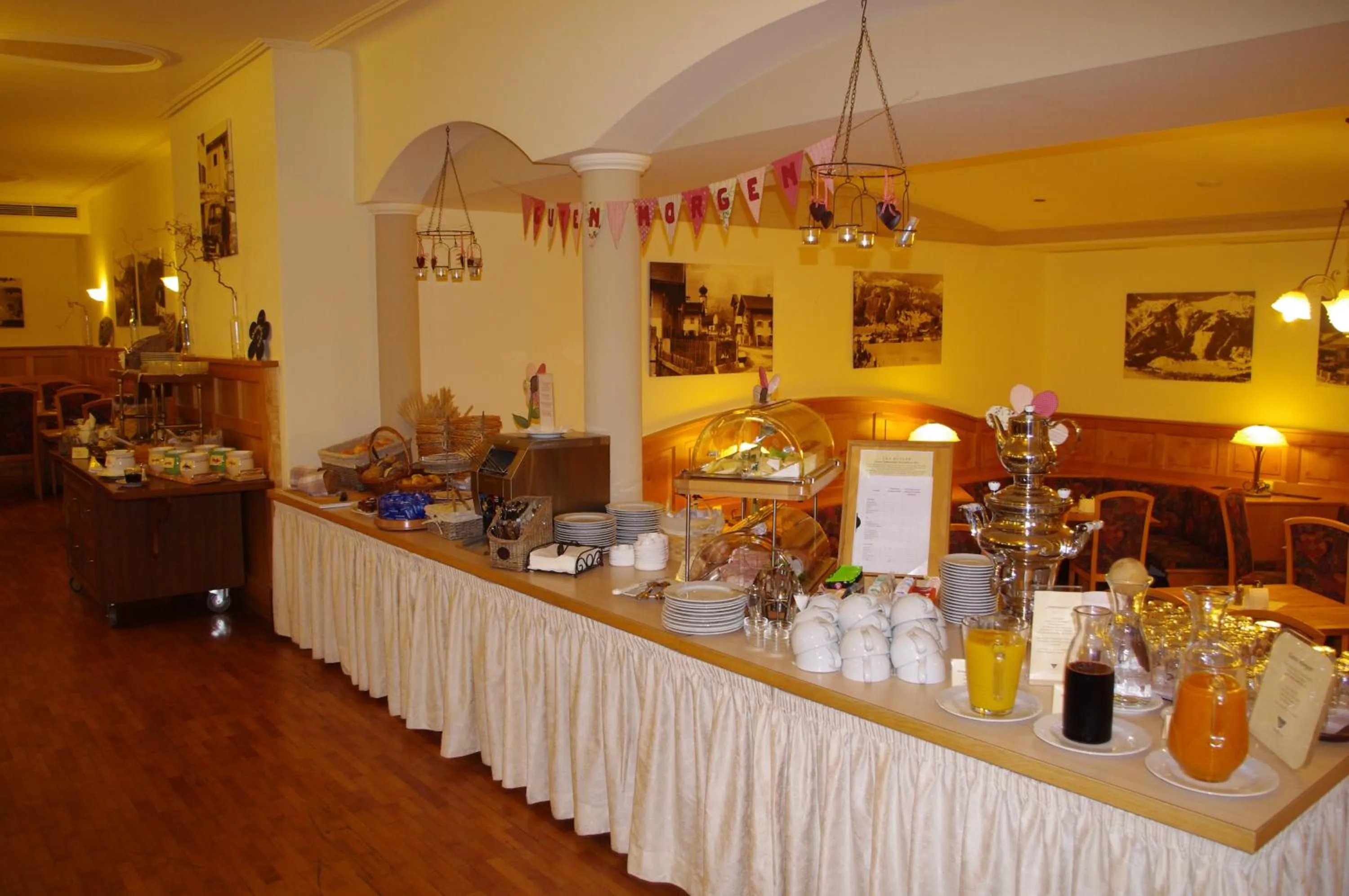 Breakfast in Die Lilie / Hotel Garni