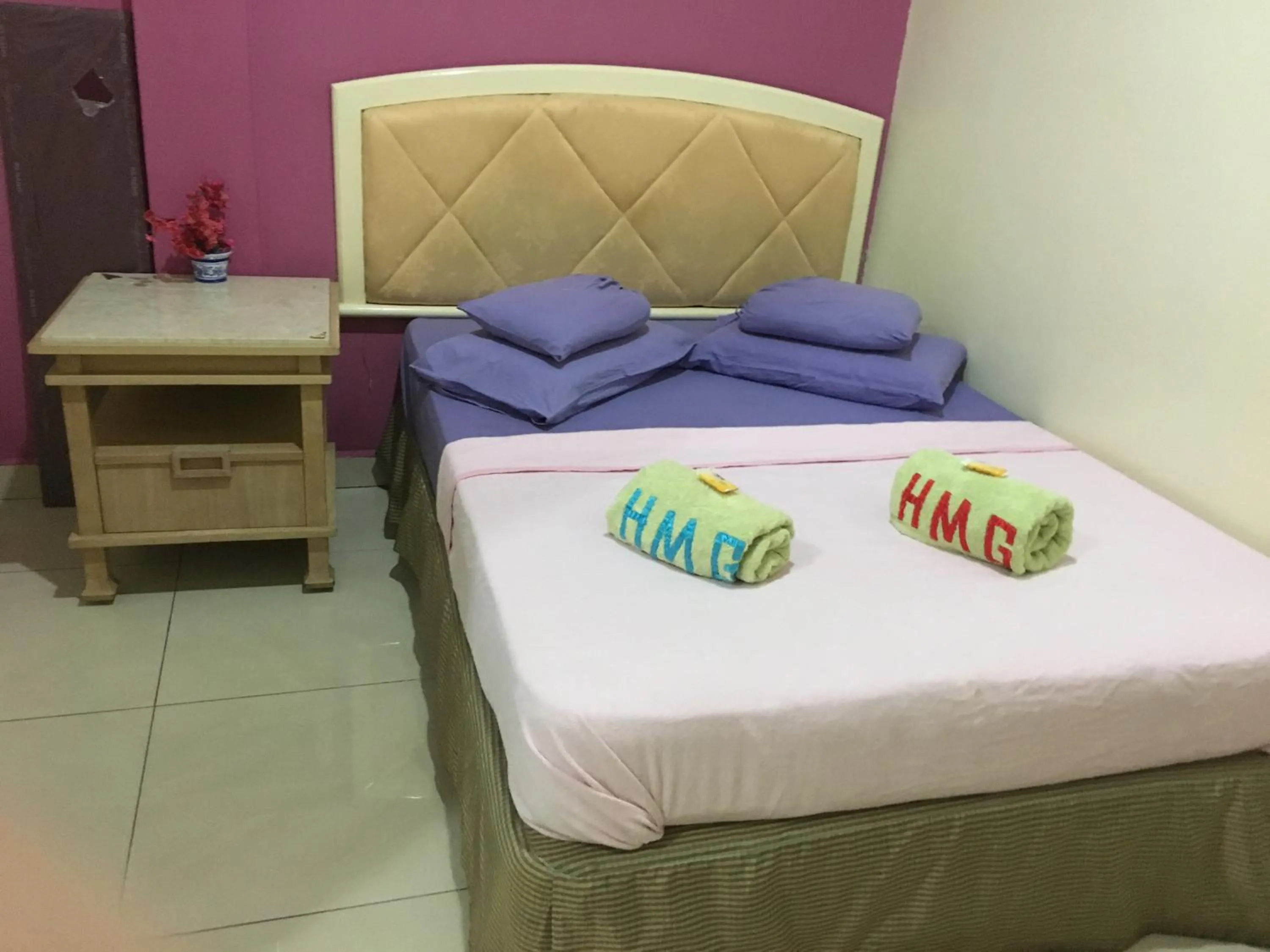 Bed in Hotel Morning Glory