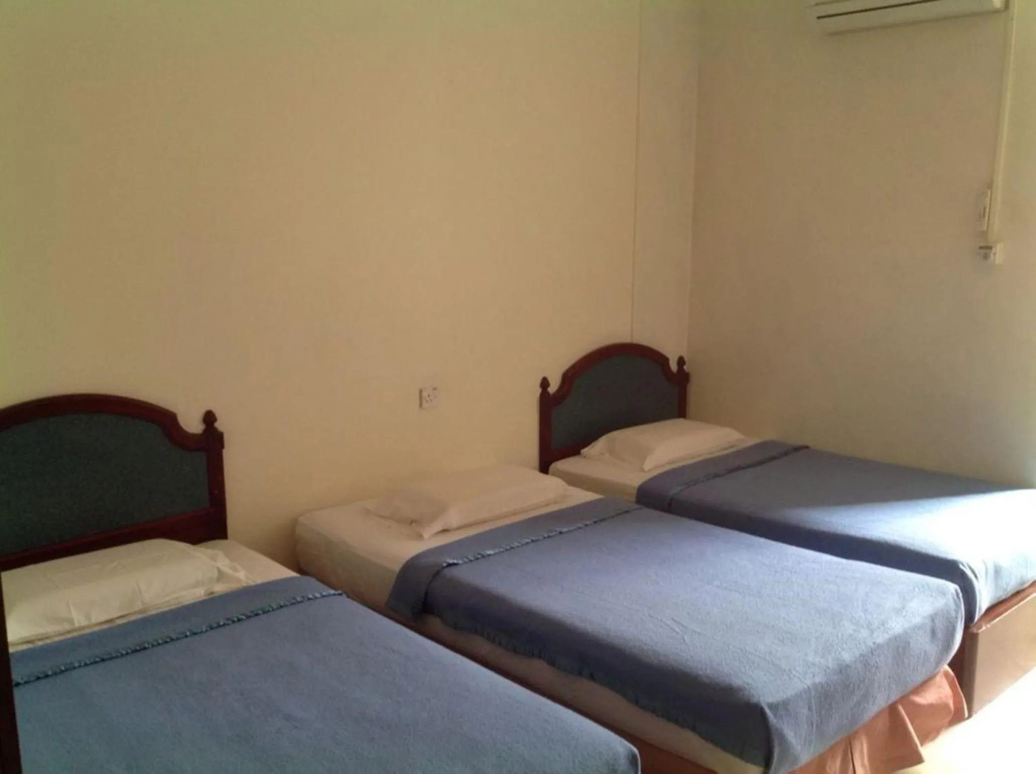 Bed in Hotel Morning Glory