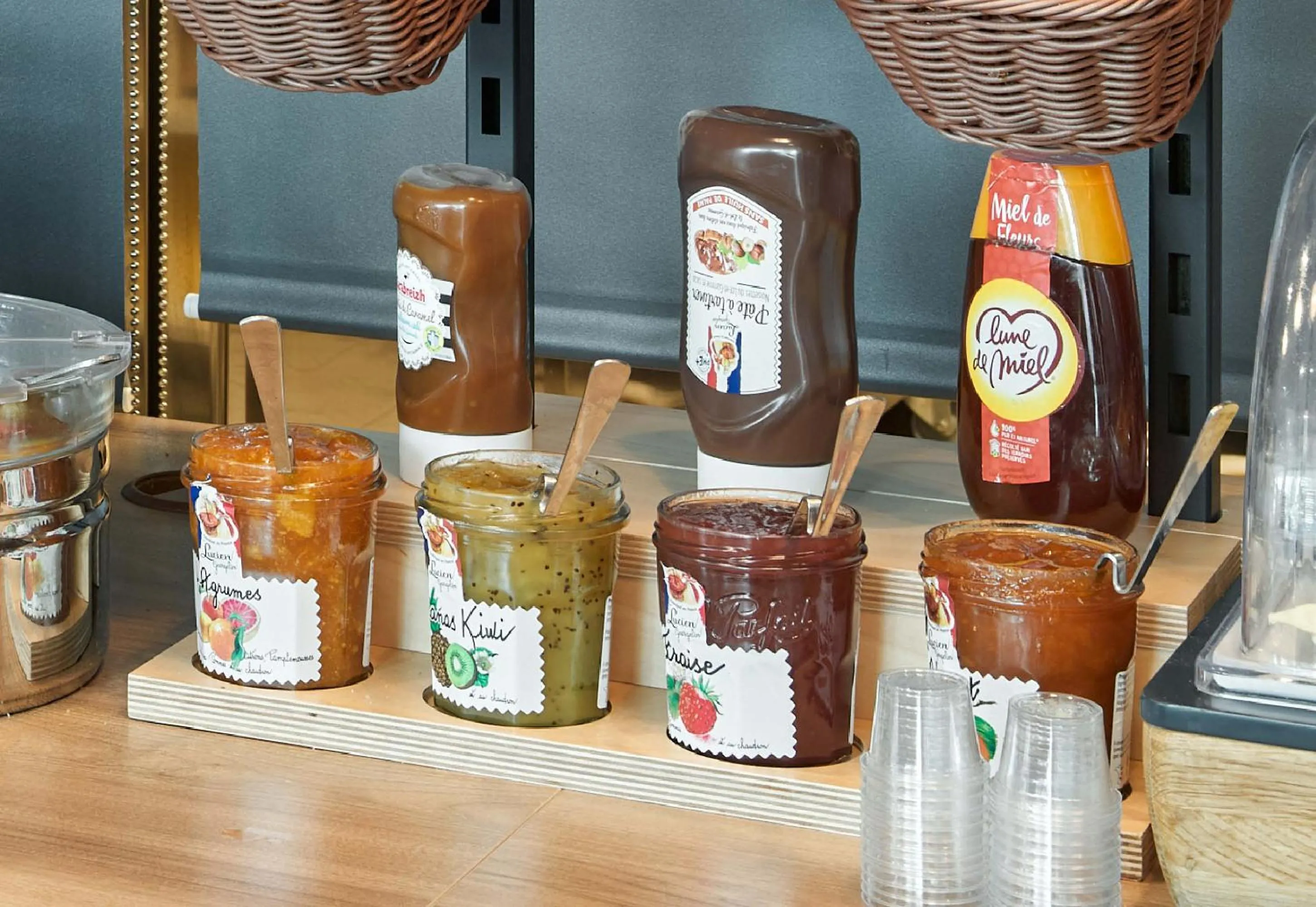 Breakfast in B&B HOTEL Champigny-sur-Marne