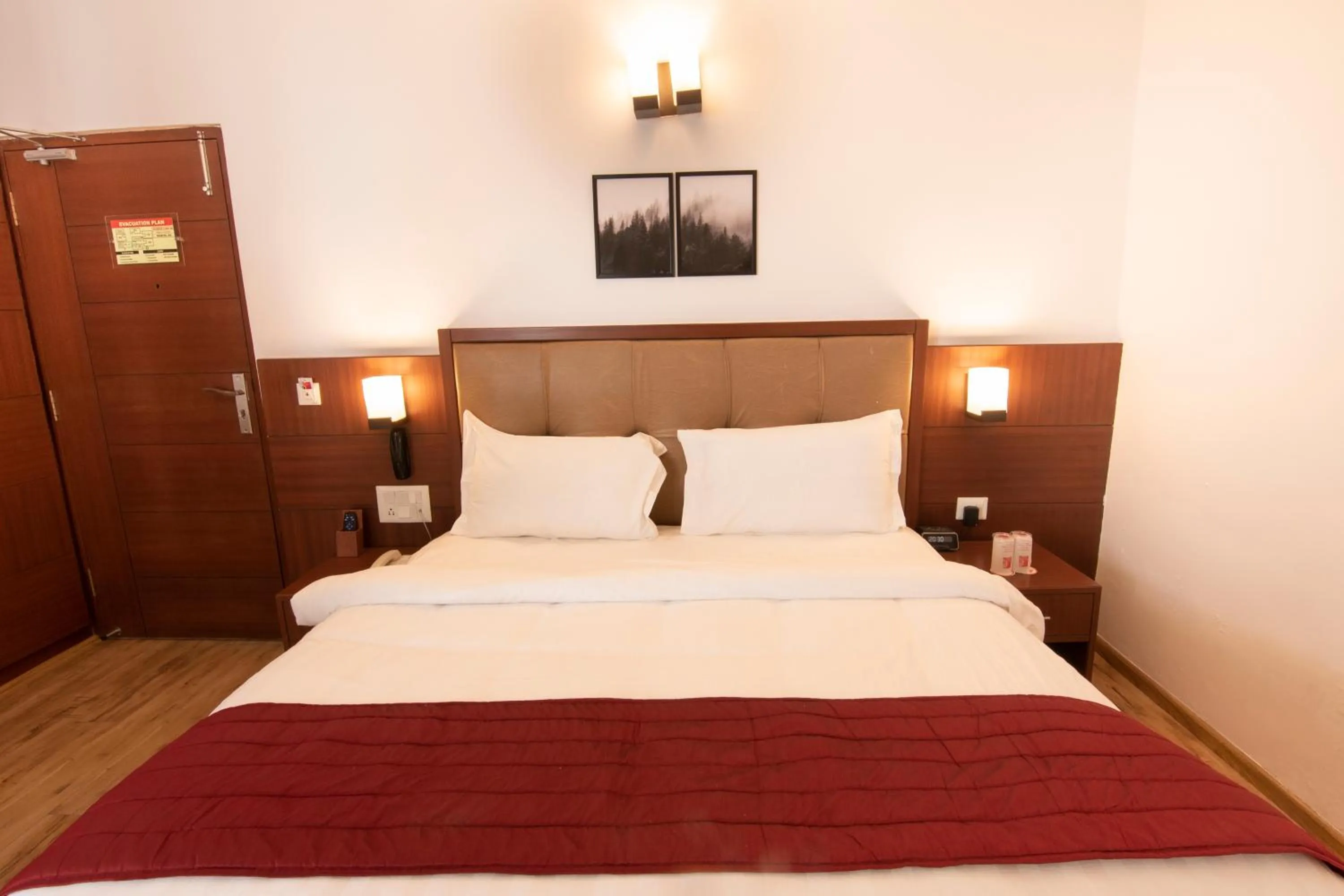 Bed in Himalayan Splendour Resort