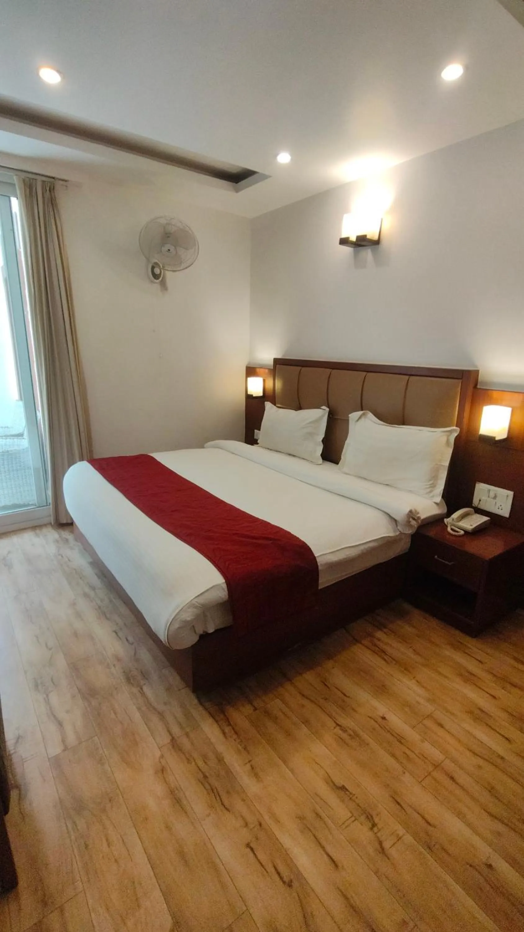 Bedroom, Bed in Himalayan Splendour Resort