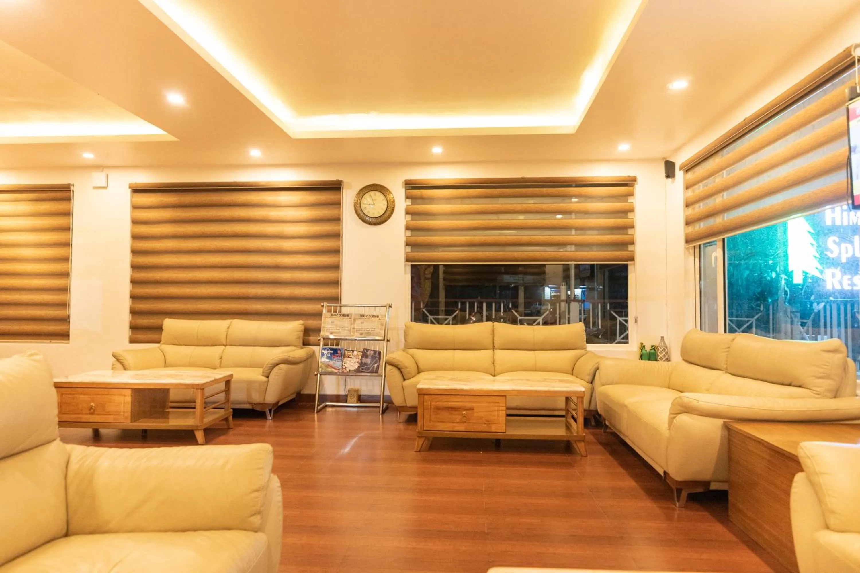 Seating area in Himalayan Splendour Resort