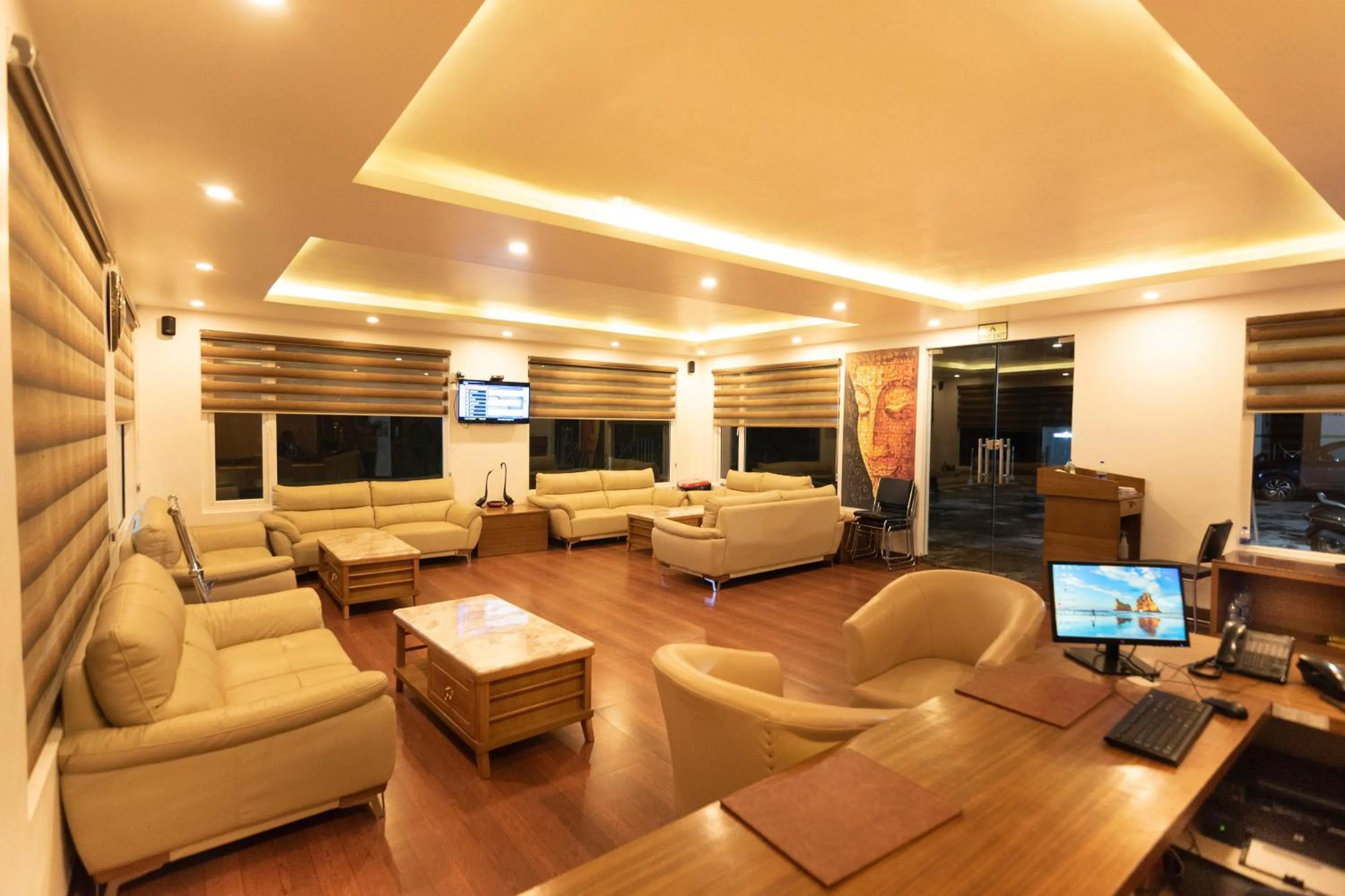 Lobby or reception in Himalayan Splendour Resort